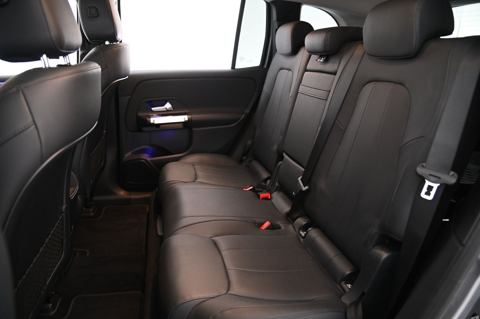 MERCEDES-BENZ EQB 2023 300 4MATIC Business - 3,99 % KORKOTARJOUS TÄHÄN AUTOON - DTR+/ Peruutuskamera / DC-lataus / Hierovat etupenkit / 