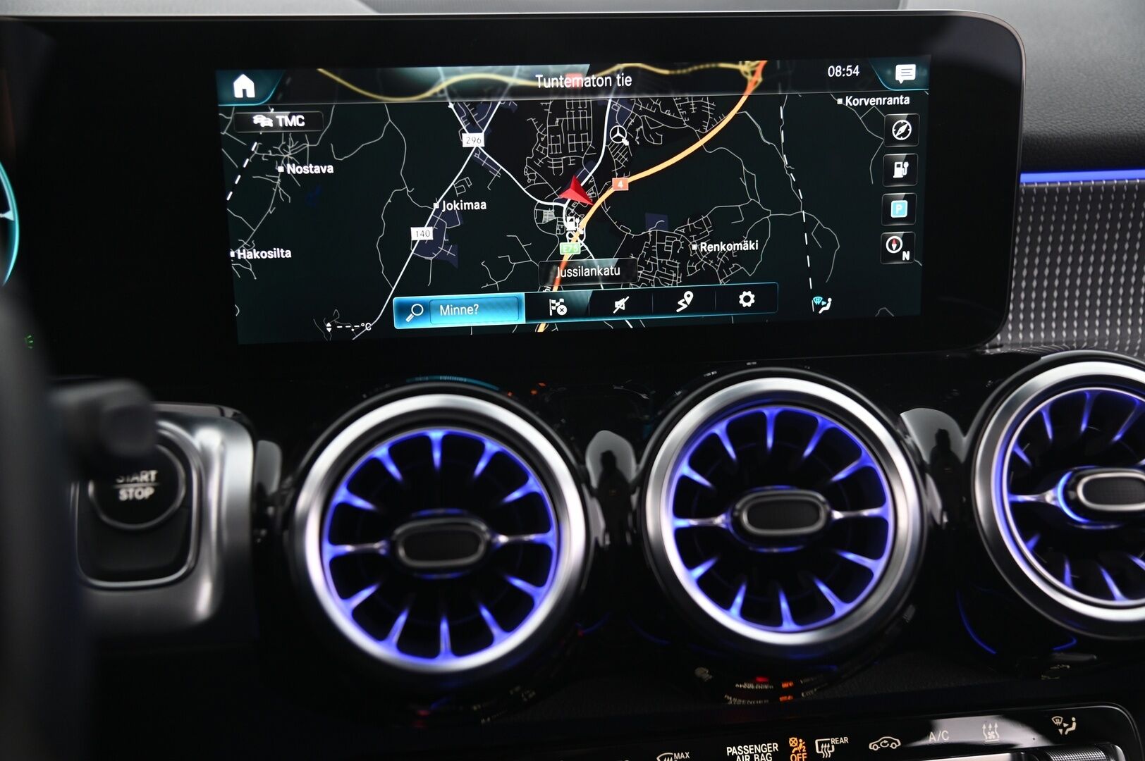 MERCEDES-BENZ EQB 2023 300 4MATIC Business - 3,99 % KORKOTARJOUS TÄHÄN AUTOON - DTR+/ Peruutuskamera / DC-lataus / Hierovat etupenkit / 