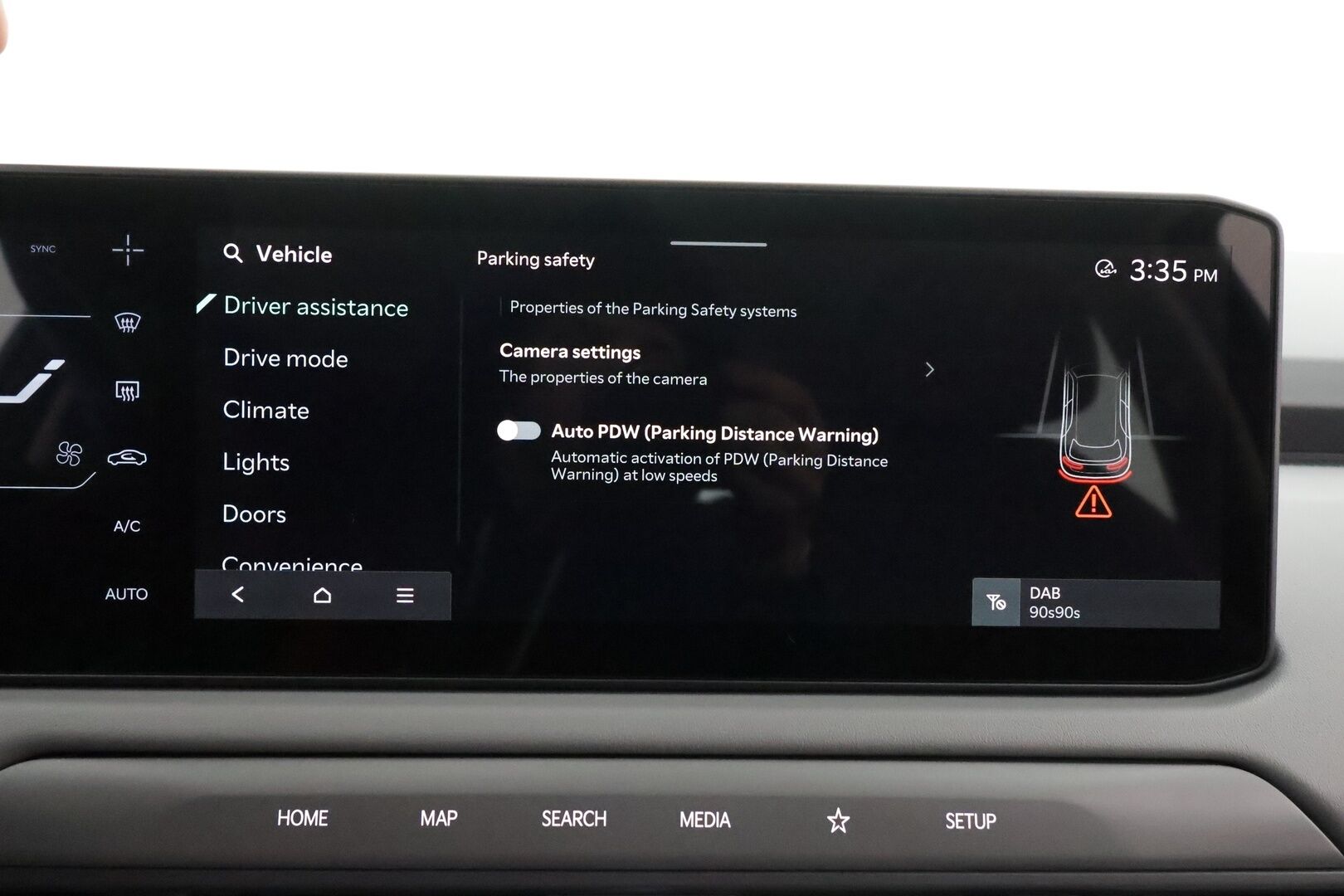KIA EV3 2025 Air FWD 58,3kWh 204hv * Smart Cruise / P-kamera / Kaistavahti / Apple&Android / KeylessGo / LED-valot / Navi / Digimittaristo * - 3,99 % KORKOTARJOUS TÄHÄN AUTOON - 31.5. ASTI! - * 2x renkaat / Kuin Uusi / Hyvät Varusteet *
