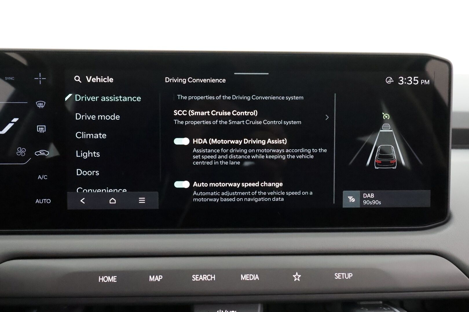 KIA EV3 2025 Air FWD 58,3kWh 204hv * Smart Cruise / P-kamera / Kaistavahti / Apple&Android / KeylessGo / LED-valot / Navi / Digimittaristo * - 3,99 % KORKOTARJOUS TÄHÄN AUTOON - 31.5. ASTI! - * 2x renkaat / Kuin Uusi / Hyvät Varusteet *
