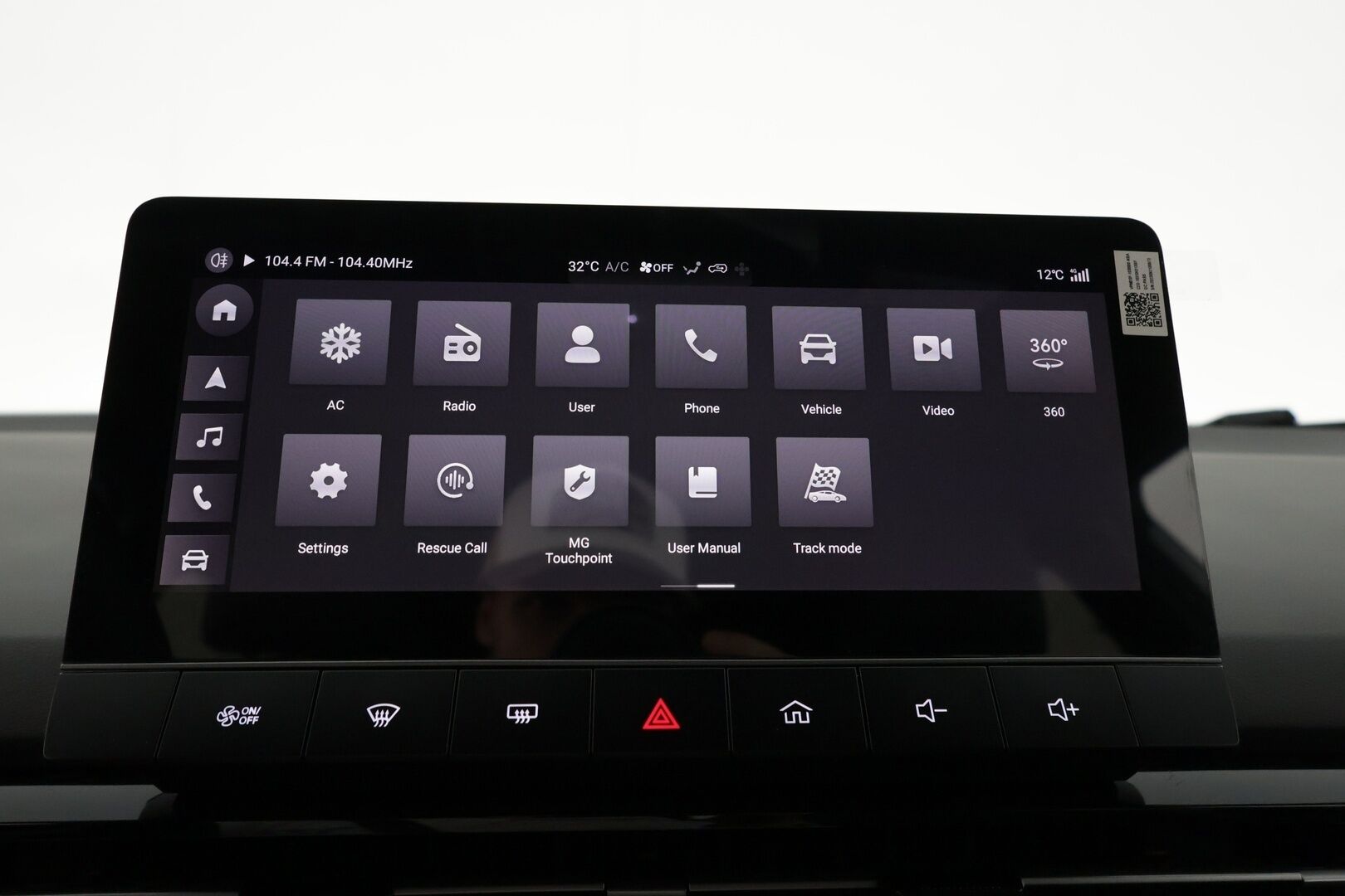 MG MG4 2024 X-Power Lämpöpumppu / 360° Kamera / Adapt. Vakkari / Kaistavahti / LED-valot / Apple&Android / Nahka-alcantara / - Uutta vastaava neliveto / Pitkä range / Huippu varusteet