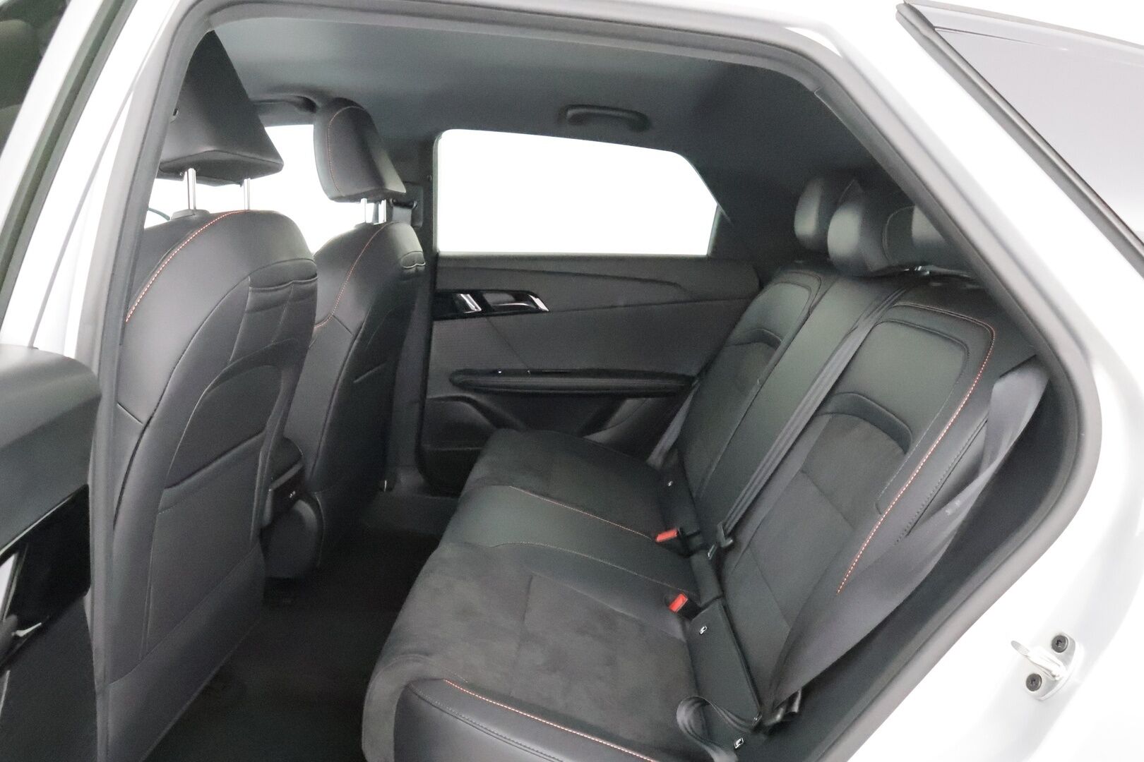 MG MG4 2024 X-Power Lämpöpumppu / 360° Kamera / Adapt. Vakkari / Kaistavahti / LED-valot / Apple&Android / Nahka-alcantara / - Uutta vastaava neliveto / Pitkä range / Huippu varusteet