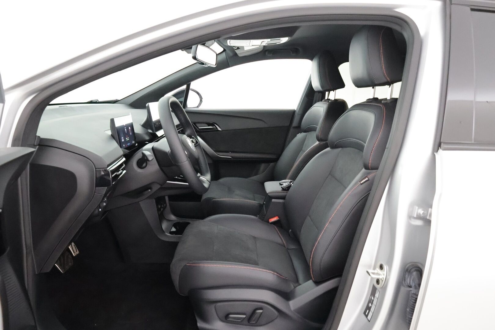 MG MG4 2024 X-Power Lämpöpumppu / 360° Kamera / Adapt. Vakkari / Kaistavahti / LED-valot / Apple&Android / Nahka-alcantara / - Uutta vastaava neliveto / Pitkä range / Huippu varusteet