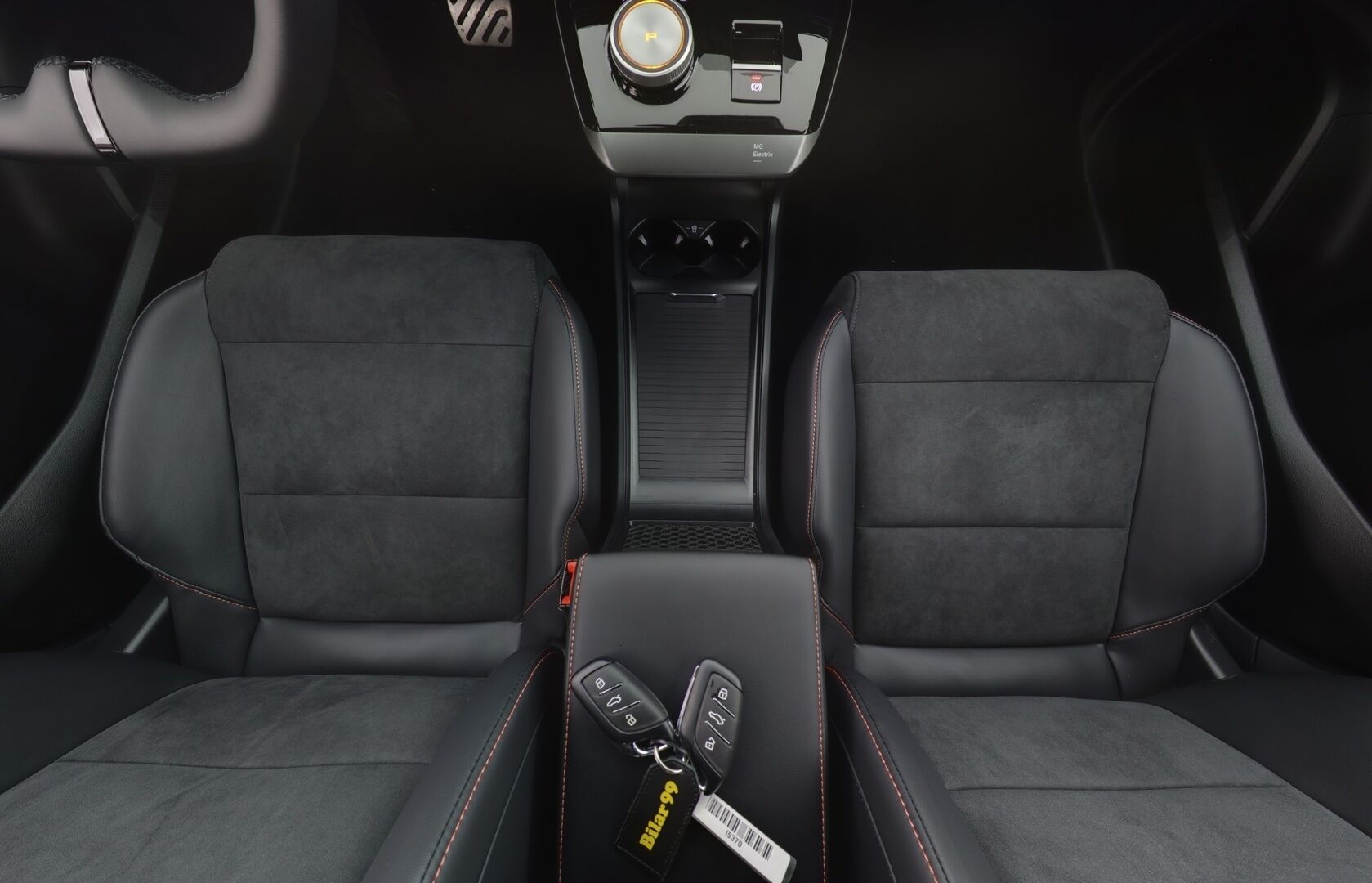 MG MG4 2024 X-Power Lämpöpumppu / 360° Kamera / Adapt. Vakkari / Kaistavahti / LED-valot / Apple&Android / Nahka-alcantara / - Uutta vastaava neliveto / Pitkä range / Huippu varusteet