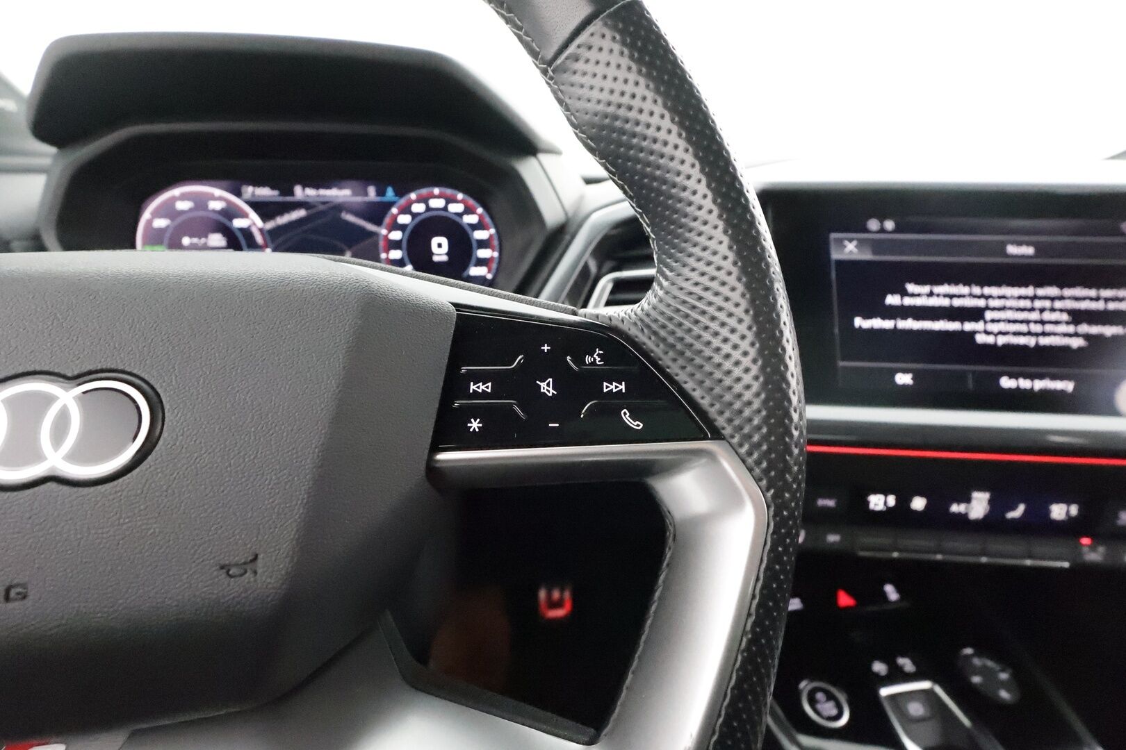 AUDI Q4 E-TRON 2022 50 e-tron quattro Sportback S Line - 3,99 % KORKOTARJOUS TÄHÄN AUTOON - Adapt.Vakkari / Sonos Audio / Matrix LED / HUD / Vetokoukku / Peruutuskamera / Nahka-Alcantara / Panoraama / Supervarusteet!