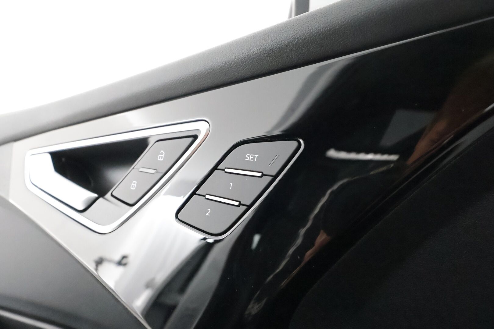 AUDI Q4 E-TRON 2022 50 e-tron quattro Sportback S Line - 3,99 % KORKOTARJOUS TÄHÄN AUTOON - Adapt.Vakkari / Sonos Audio / Matrix LED / HUD / Vetokoukku / Peruutuskamera / Nahka-Alcantara / Panoraama / Supervarusteet!