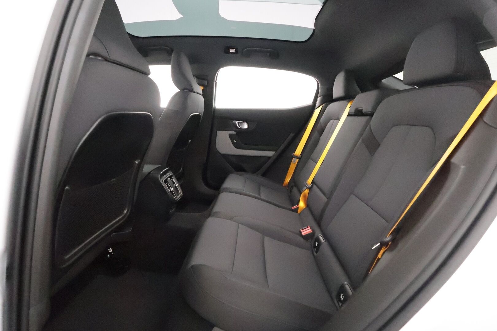 POLESTAR 2 2022 L-Range Dual M. **Lasikatto / 360° Kamera / Lämpöpumppu / Koukku / Adapt.Vakkari / Pixel-LED / Sporttipenkki Muistilla** - 3,99 % KORKOTARJOUS TÄHÄN AUTOON - Harman/Kardon / Kaistavahti / Google Maps /KeylessGO