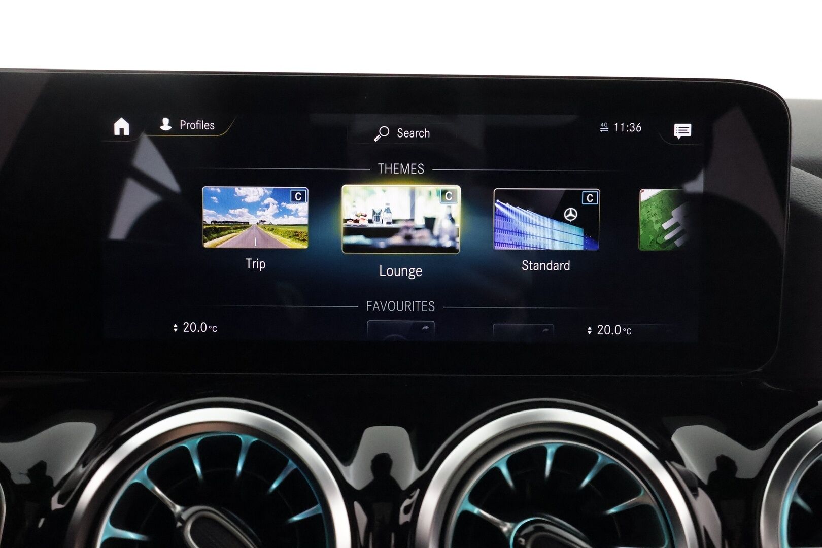 MERCEDES-BENZ EQA 2022 300 4MATIC **HUD / 360° Kamera / Panorama / Widescreen / Adapt.Vakkari / LED-High Performance / Muistipenkki / Navi ** - 3,99 % KORKOTARJOUS TÄHÄN AUTOON - Kaistavahti / KeylessGO / Erittäin siisti!