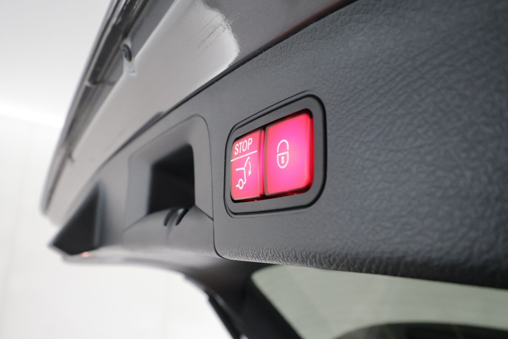 MERCEDES-BENZ EQA 2022 300 4MATIC **HUD / 360° Kamera / Panorama / Widescreen / Adapt.Vakkari / LED-High Performance / Muistipenkki / Navi ** - 3,99 % KORKOTARJOUS TÄHÄN AUTOON - Kaistavahti / KeylessGO / Erittäin siisti!