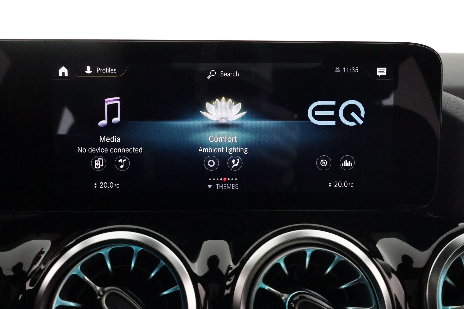 MERCEDES-BENZ EQA 2022 300 4MATIC **HUD / 360° Kamera / Panorama / Widescreen / Adapt.Vakkari / LED-High Performance / Muistipenkki / Navi ** - 3,99 % KORKOTARJOUS TÄHÄN AUTOON - Kaistavahti / KeylessGO / Erittäin siisti!