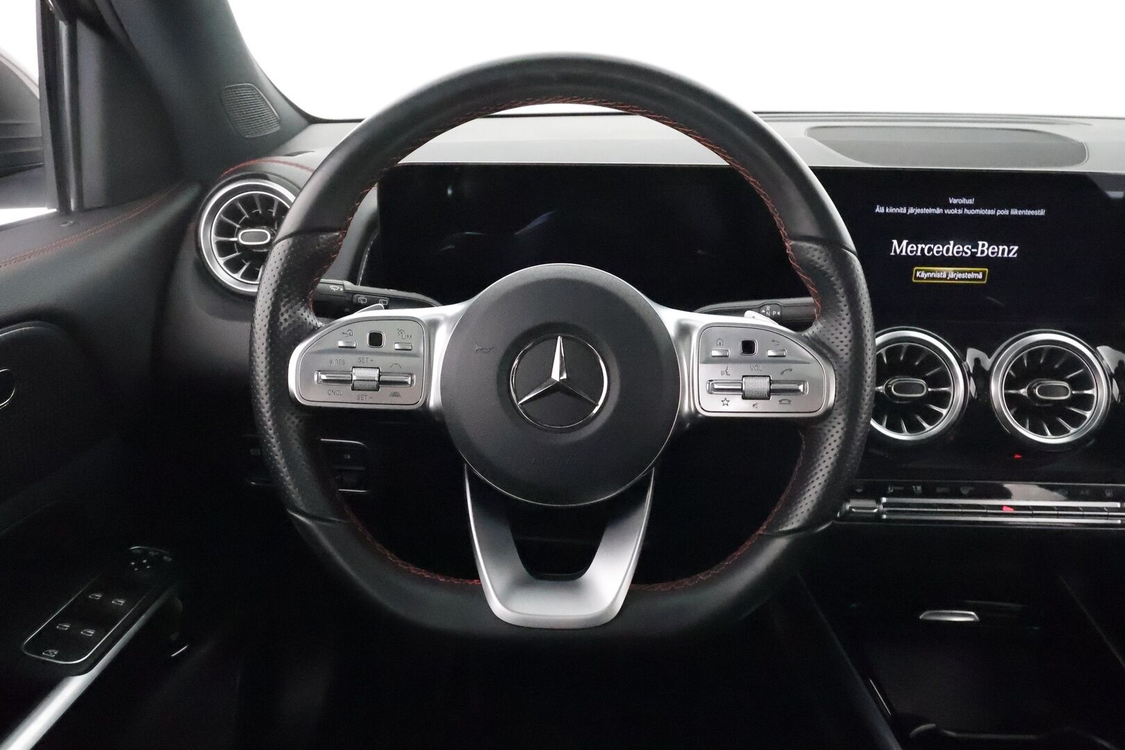 MERCEDES-BENZ EQB 2022 300 4Matic AMG **Distronic+ / 'Panorama / Widescreen / Muistipenkki / P.kamera / Keyless / Apple&Android / 2x vanteet** - 3,99 % KORKOTARJOUS TÄHÄN AUTOON - 