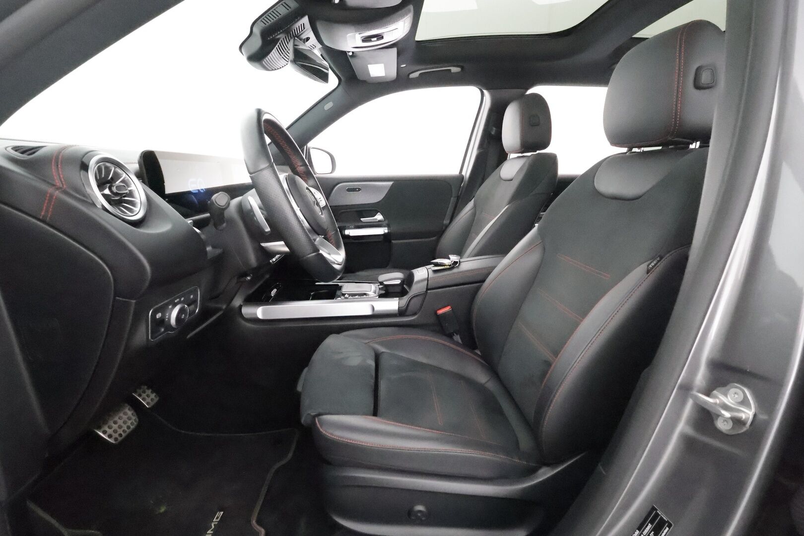 MERCEDES-BENZ EQB 2022 300 4Matic AMG **Distronic+ / 'Panorama / Widescreen / Muistipenkki / P.kamera / Keyless / Apple&Android / 2x vanteet** - 3,99 % KORKOTARJOUS TÄHÄN AUTOON - 