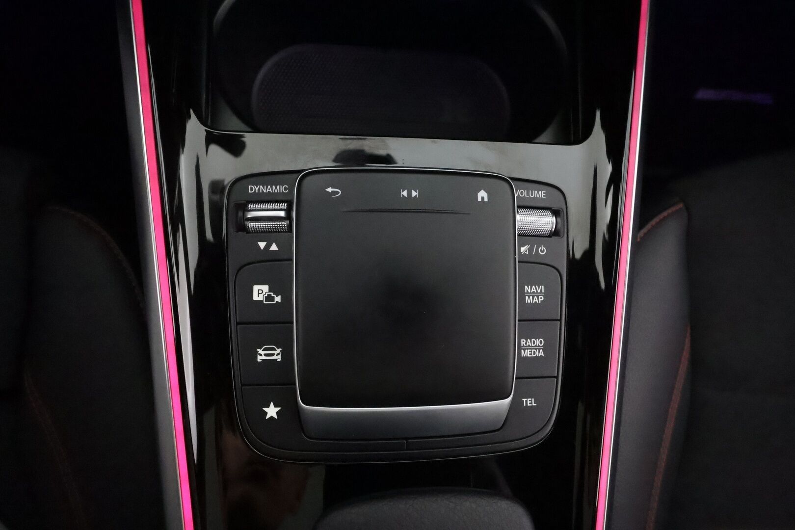 MERCEDES-BENZ EQB 2022 300 4Matic AMG **Distronic+ / 'Panorama / Widescreen / Muistipenkki / P.kamera / Keyless / Apple&Android / 2x vanteet** - 3,99 % KORKOTARJOUS TÄHÄN AUTOON - 