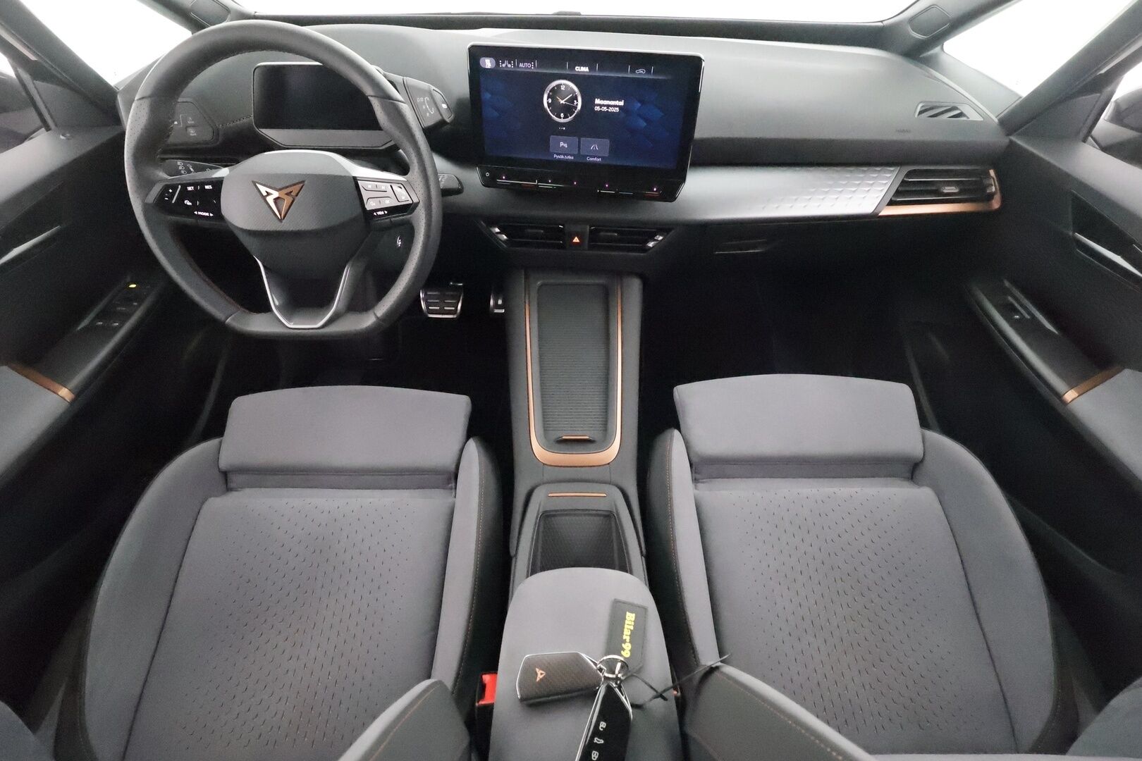 CUPRA BORN 2024 150kW 62kWh ** Adapt.vakkari / Hierovat sportti penkit / Lämpöpumppu / 360 kamera / Apple&Android / HUD / Nahka-alcantara verhoilu / Akku kuntotarkastettu - 3,99 % KORKOTARJOUS TÄHÄN AUTOON - 