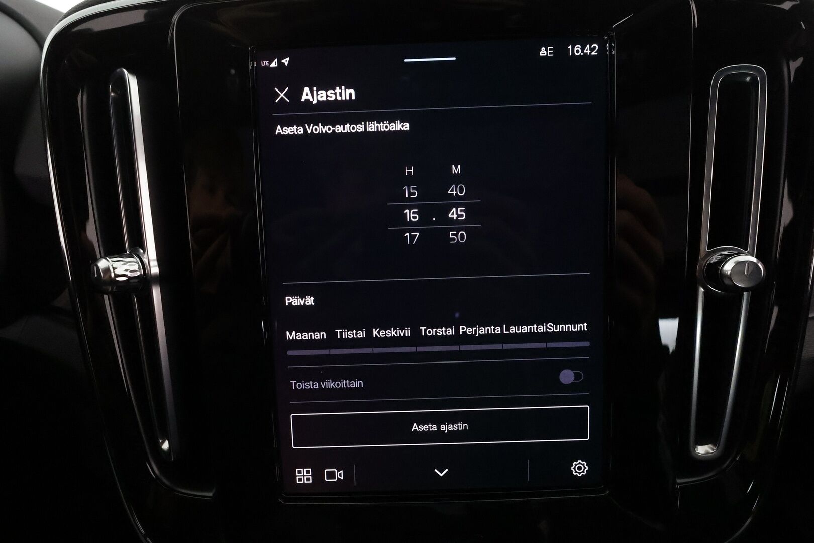 Volvo XC40 2023 Recharge Twin Motor Ultimate **Panorama / 360° Kamera / Adapt.Vakkari / Lämpöpumppu / Sporttipenkki Muistilla** - 3,99 % KORKOTARJOUS TÄHÄN AUTOON - Harman/Kardon / LED-valot / Google Maps / Kaistavahti / Digimittaristo / KeylessGO / Akku kuntotarkastettu / Juuri huollettu!