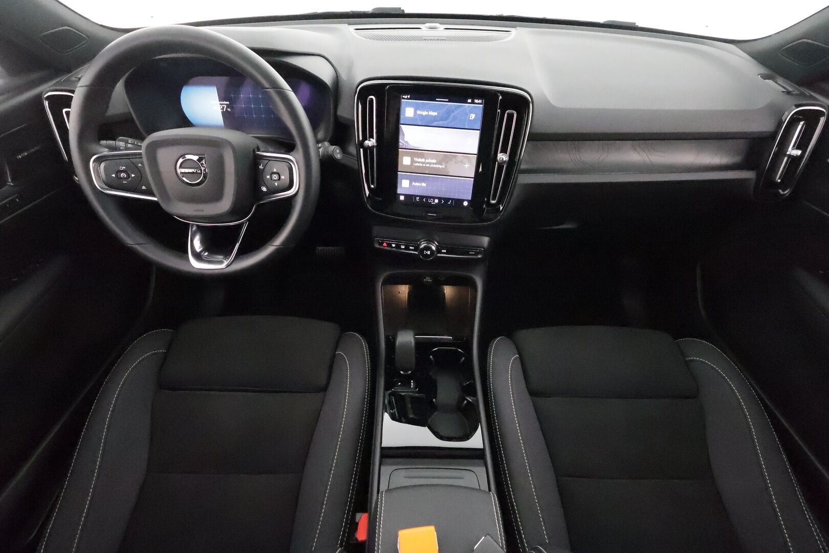 Volvo XC40 2023 Recharge Twin Motor Ultimate **Panorama / 360° Kamera / Adapt.Vakkari / Lämpöpumppu / Sporttipenkki Muistilla** - 3,99 % KORKOTARJOUS TÄHÄN AUTOON - Harman/Kardon / LED-valot / Google Maps / Kaistavahti / Digimittaristo / KeylessGO / Akku kuntotarkastettu / Juuri huollettu!