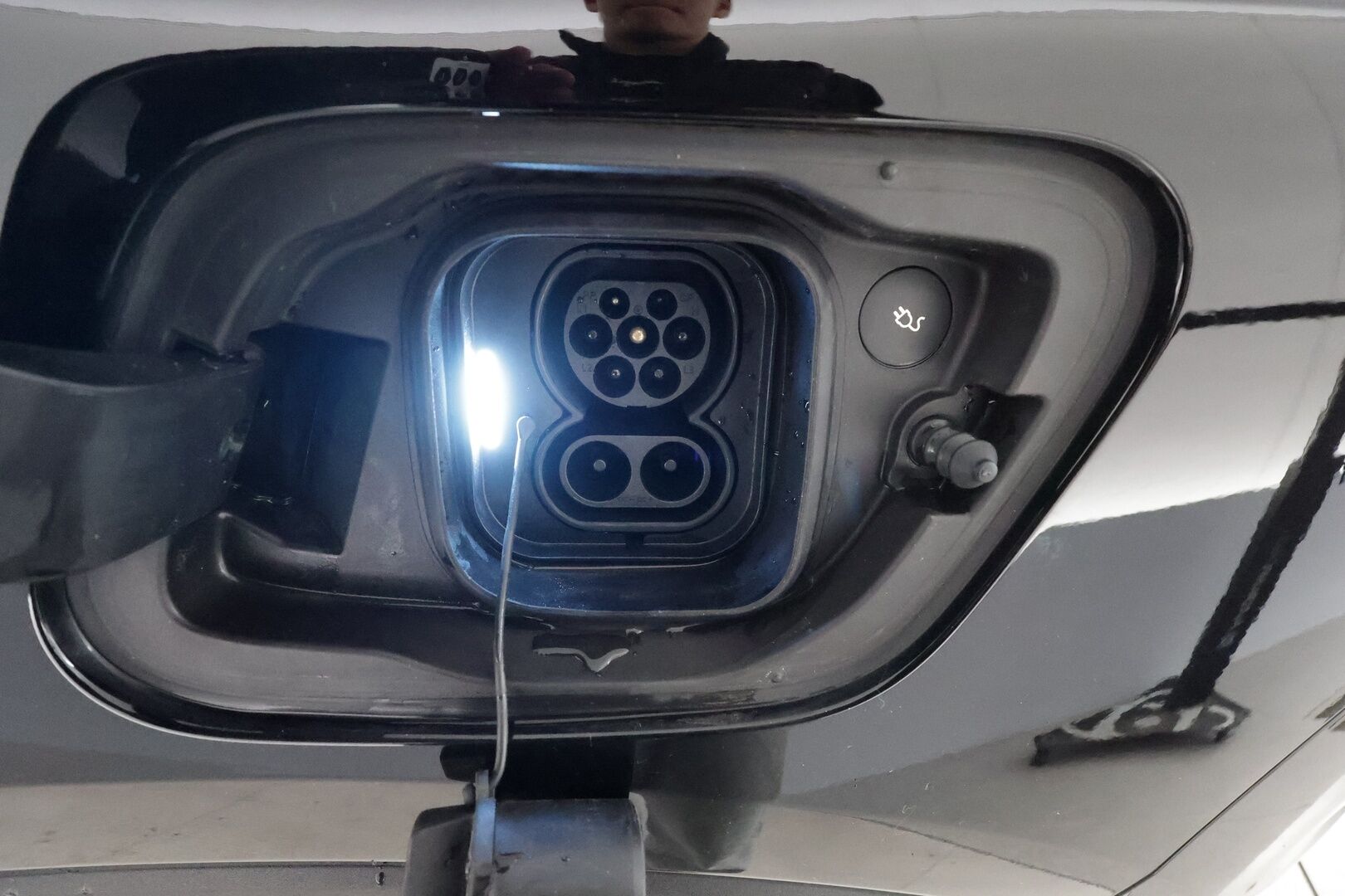 Volvo XC40 2023 Recharge Twin Motor Ultimate **Panorama / 360° Kamera / Adapt.Vakkari / Lämpöpumppu / Sporttipenkki Muistilla** - 3,99 % KORKOTARJOUS TÄHÄN AUTOON - Harman/Kardon / LED-valot / Google Maps / Kaistavahti / Digimittaristo / KeylessGO / Akku kuntotarkastettu / Juuri huollettu!