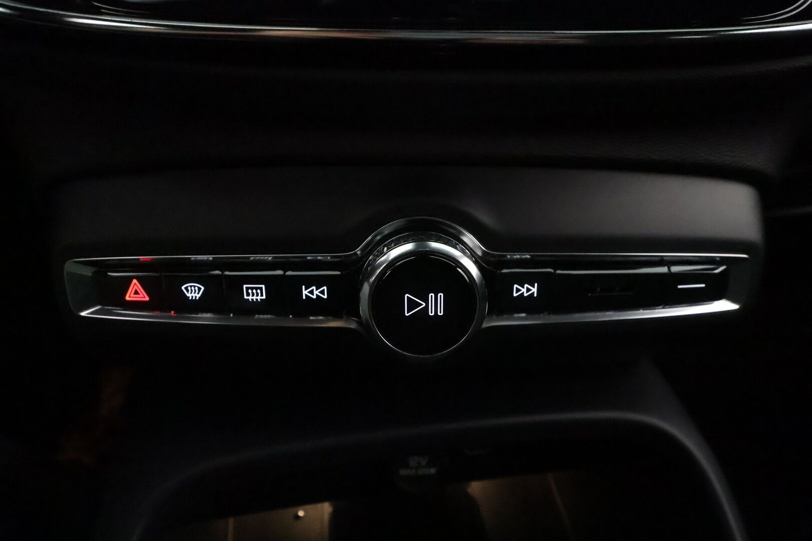 Volvo XC40 2023 Recharge Twin Motor Ultimate **Panorama / 360° Kamera / Adapt.Vakkari / Lämpöpumppu / Sporttipenkki Muistilla** - 3,99 % KORKOTARJOUS TÄHÄN AUTOON - Harman/Kardon / LED-valot / Google Maps / Kaistavahti / Digimittaristo / KeylessGO / Akku kuntotarkastettu / Juuri huollettu!