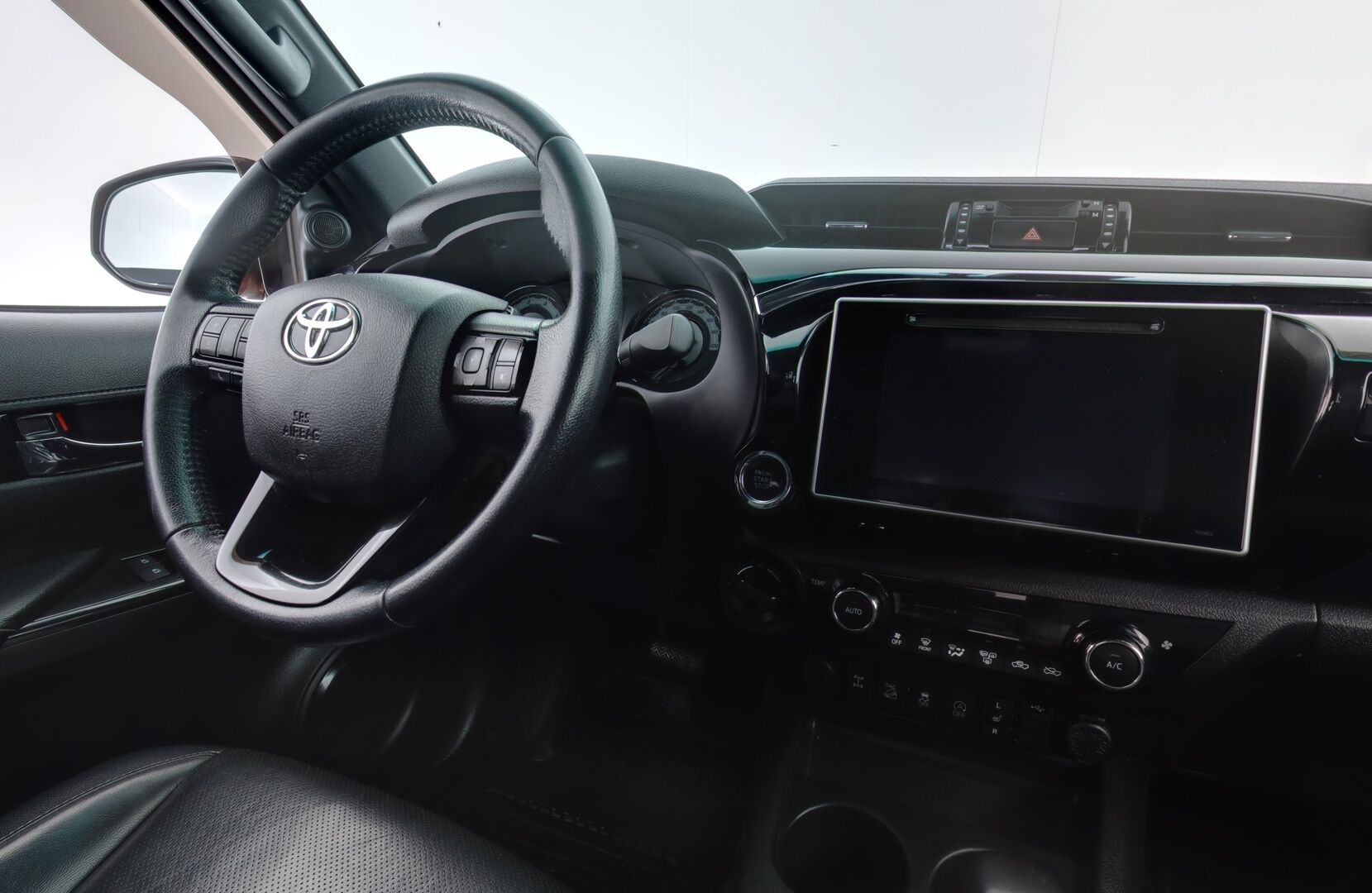 TOYOTA HILUX 2019 Double Cab 4WD 2,4D Ultimate - 3,99 % KORKOTARJOUS TÄHÄN AUTOON - Super hieno! / Nahkapenkit / P-kamera / Kaistavahti / Vakkari / LED-valot / Koukku / Aut. Ilmastointi