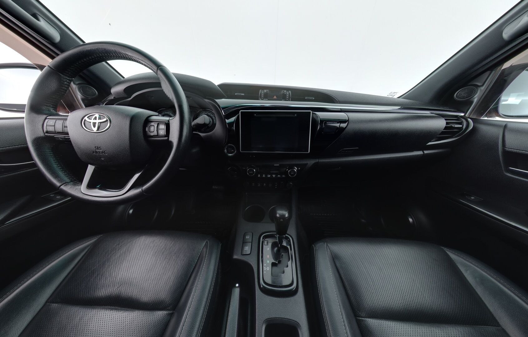 TOYOTA HILUX 2019 Double Cab 4WD 2,4D Ultimate - 3,99 % KORKOTARJOUS TÄHÄN AUTOON - Super hieno! / Nahkapenkit / P-kamera / Kaistavahti / Vakkari / LED-valot / Koukku / Aut. Ilmastointi