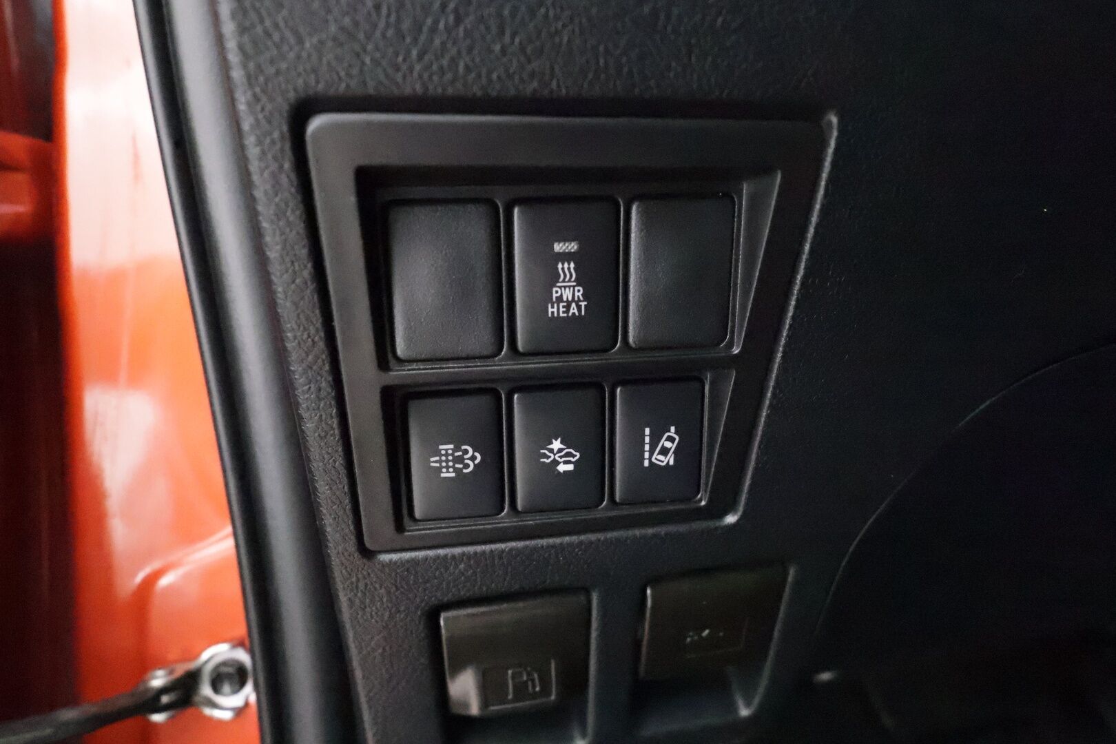 TOYOTA HILUX 2019 Double Cab 4WD 2,4D Ultimate - 3,99 % KORKOTARJOUS TÄHÄN AUTOON - Super hieno! / Nahkapenkit / P-kamera / Kaistavahti / Vakkari / LED-valot / Koukku / Aut. Ilmastointi