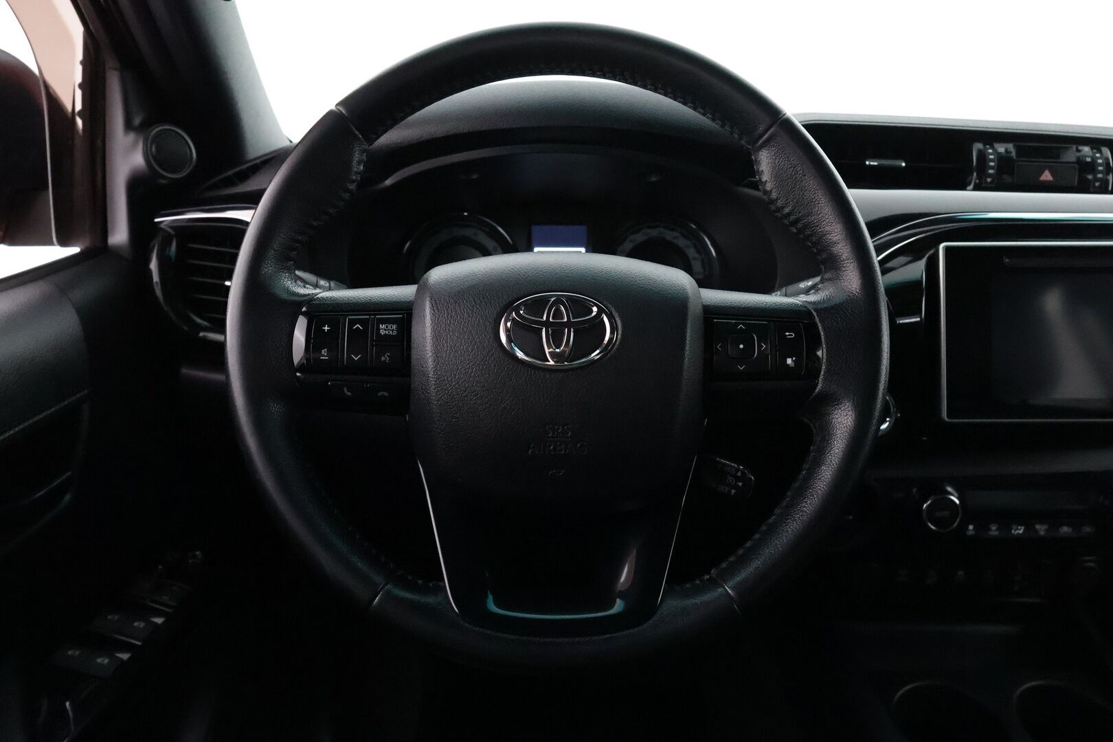 TOYOTA HILUX 2019 Double Cab 4WD 2,4D Ultimate - 3,99 % KORKOTARJOUS TÄHÄN AUTOON - Super hieno! / Nahkapenkit / P-kamera / Kaistavahti / Vakkari / LED-valot / Koukku / Aut. Ilmastointi
