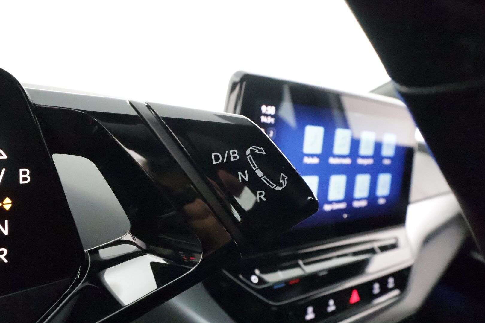 VOLKSWAGEN ID.4 2023 Pro 128kW *Lämpöpumppu / Koukku / ACC / Tutkat / LED-valot / Kaistavahti / Digimittaristo / Navi* - Lämpöpumppu / Adapt.Vak. / Koukku / Digimittaristo / Navi / P.Tutkat