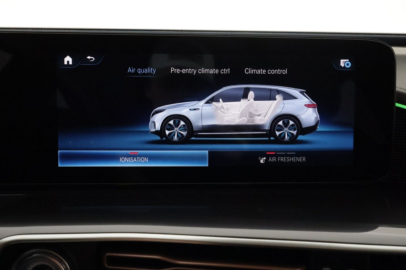 MERCEDES-BENZ EQC 2022 400 4Matic - 3,99 % KORKOTARJOUS TÄHÄN AUTOON - Distronic+ / Kattoluukku / 360-Kamera / Multibeam LED / Muistipenkit / Comand Navi / Widescreen / Akku kuntotarkastettu!