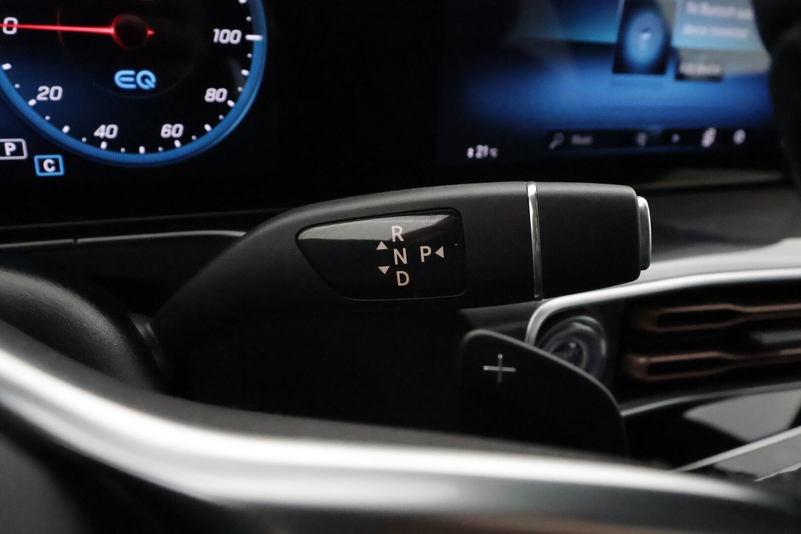 MERCEDES-BENZ EQC 2022 400 4Matic - 3,99 % KORKOTARJOUS TÄHÄN AUTOON - Distronic+ / Kattoluukku / 360-Kamera / Multibeam LED / Muistipenkit / Comand Navi / Widescreen / Akku kuntotarkastettu!