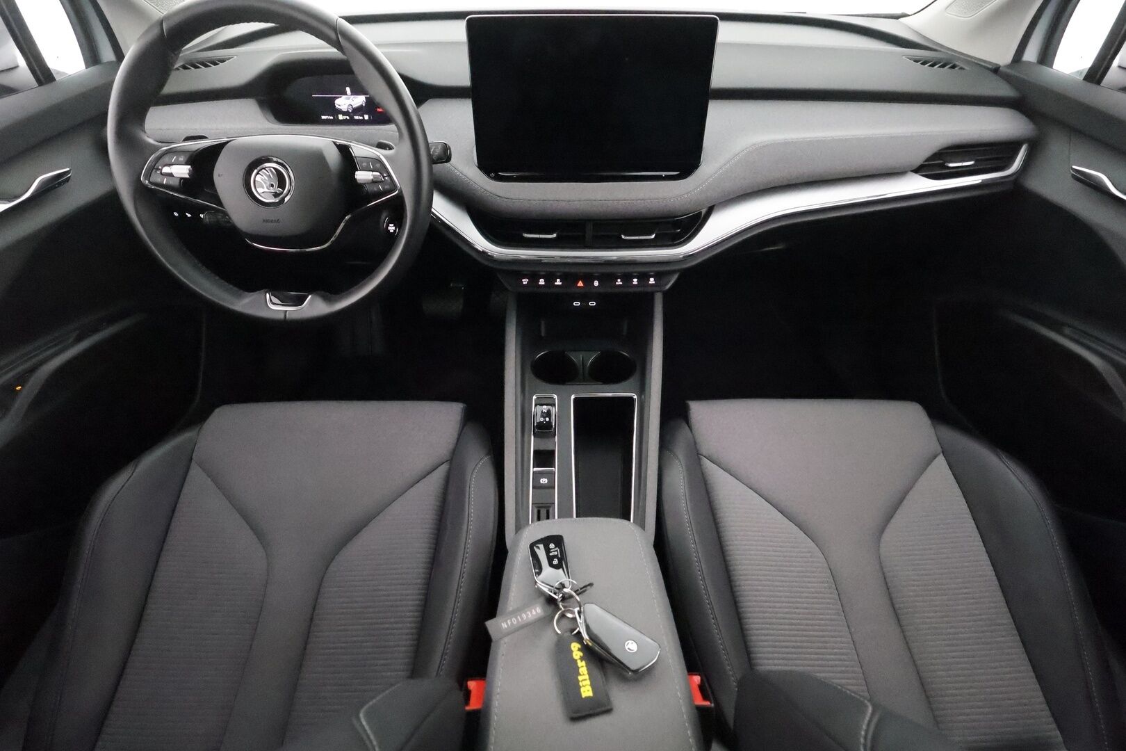 SKODA ENYAQ 2022 60iV **Lämpöpumppu / Koukku / 360° Kamera / Matrix-LED / Adapt.Vakkari / Muistipenkki / Navi / Kaistavahti / KeylessGO** - 3,99 % KORKOTARJOUS TÄHÄN AUTOON - Digimittaristo / 1x Vanteet / 2x renkaat