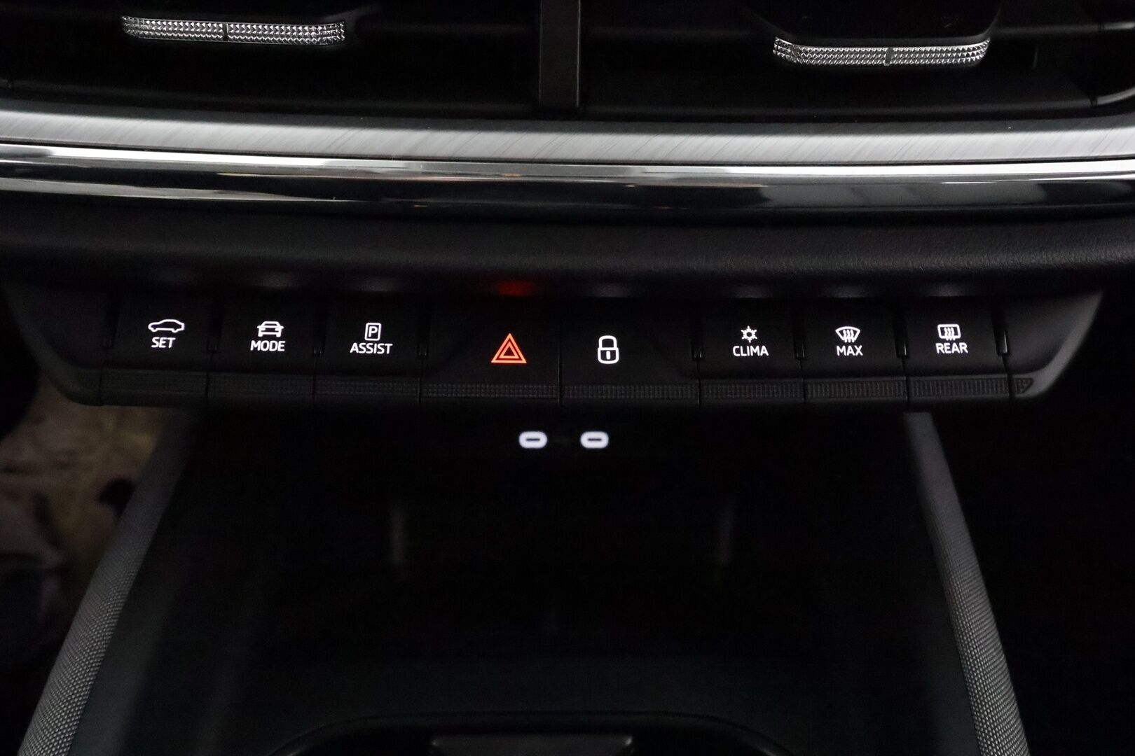 SKODA ENYAQ 2022 60iV **Lämpöpumppu / Koukku / 360° Kamera / Matrix-LED / Adapt.Vakkari / Muistipenkki / Navi / Kaistavahti / KeylessGO** - 3,99 % KORKOTARJOUS TÄHÄN AUTOON - Digimittaristo / 1x Vanteet / 2x renkaat