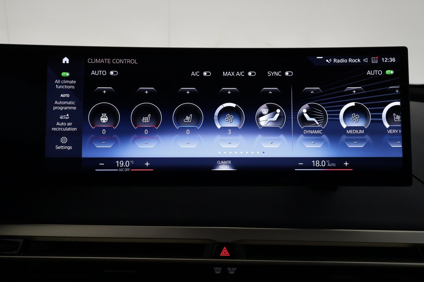 BMW IX 2022 xDrive50 Fully Charged * Bowers&Wilkins / SkyLounge / ACC / Ilmastoidut&Hierovat muistipenkit / Softclose / Vetokoukku * - 2,99 % KORKOTARJOUS TÄHÄN AUTOON - SoH 91,1% / Merkkihuollettu / Huippuvarusteet / Upea väri!