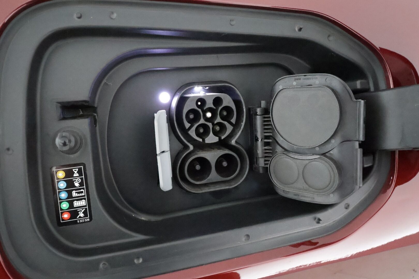 BMW IX 2022 xDrive50 Fully Charged * Bowers&Wilkins / SkyLounge / ACC / Ilmastoidut&Hierovat muistipenkit / Softclose / Vetokoukku * - 2,99 % KORKOTARJOUS TÄHÄN AUTOON - SoH 91,1% / Merkkihuollettu / Huippuvarusteet / Upea väri!