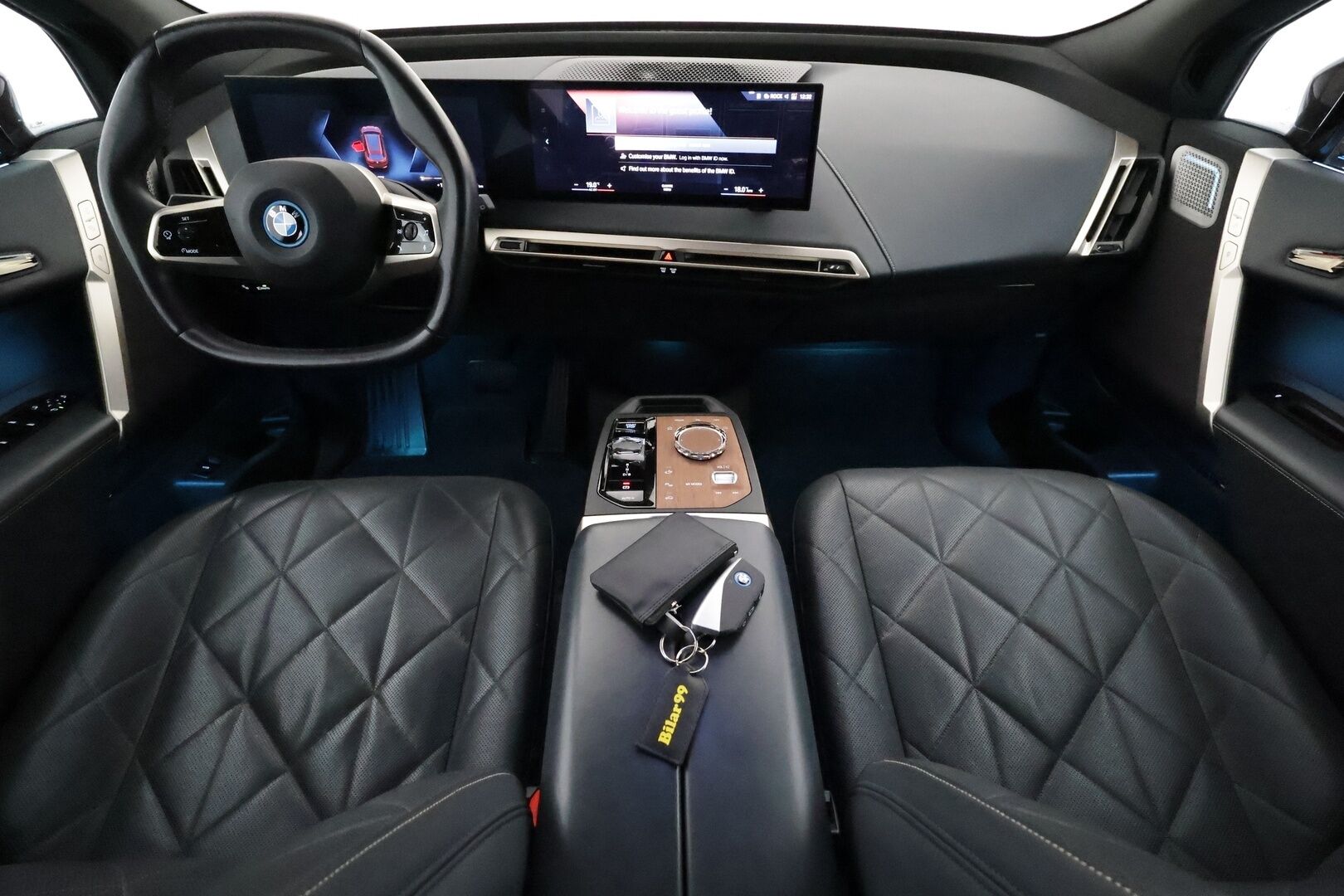 BMW IX 2022 xDrive50 Fully Charged * Bowers&Wilkins / SkyLounge / ACC / Ilmastoidut&Hierovat muistipenkit / Softclose / Vetokoukku * - 2,99 % KORKOTARJOUS TÄHÄN AUTOON - SoH 91,1% / Merkkihuollettu / Huippuvarusteet / Upea väri!