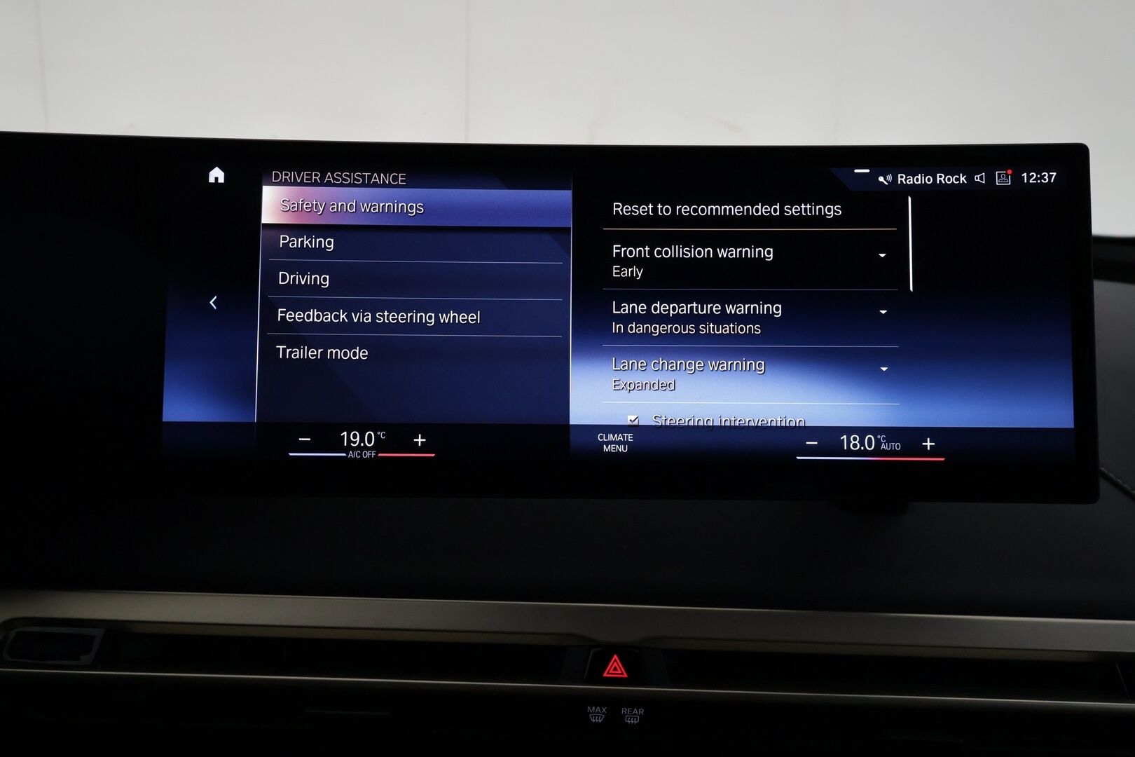 BMW IX 2022 xDrive50 Fully Charged * Bowers&Wilkins / SkyLounge / ACC / Ilmastoidut&Hierovat muistipenkit / Softclose / Vetokoukku * - 2,99 % KORKOTARJOUS TÄHÄN AUTOON - SoH 91,1% / Merkkihuollettu / Huippuvarusteet / Upea väri!