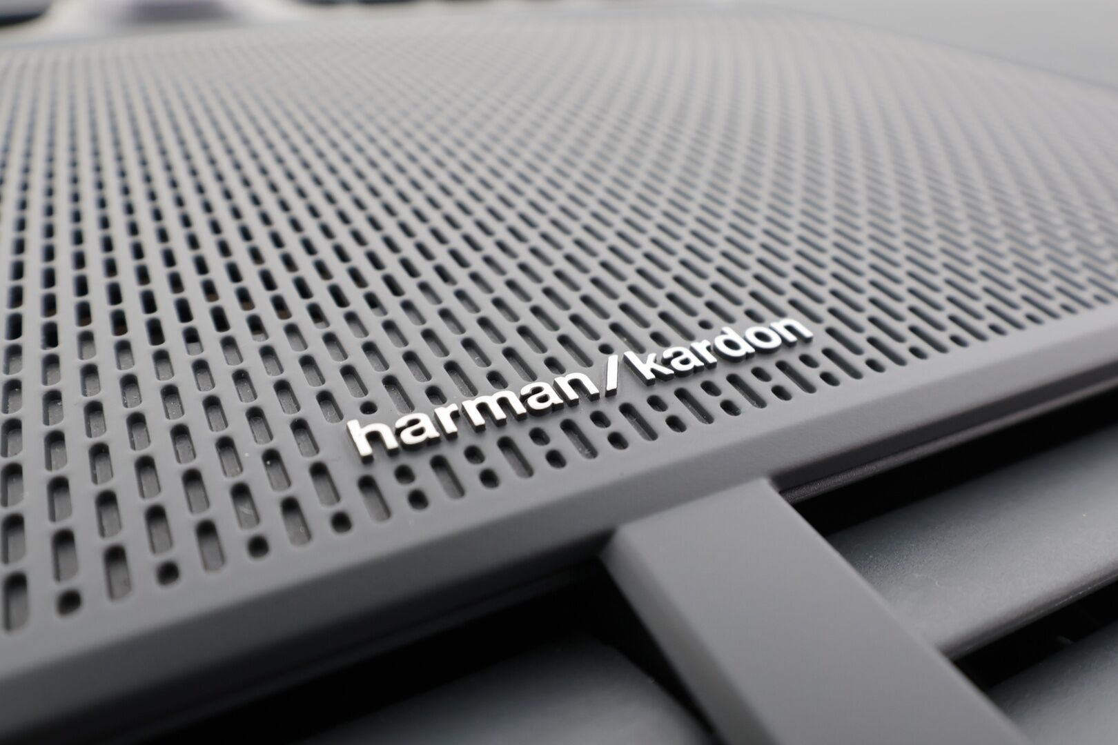 Polestar 2 2021 Long Range Dual Motor Performance, 300kW, 78kWh * Pilot&Plus / H&K / Koukku / ILP / ACC / Pixel-LED / 360° / Sportpenkki Muistilla * - Akku kuntotarkastettu SoH 94% / 2x Latauskaapelit / Kahdet renkaat