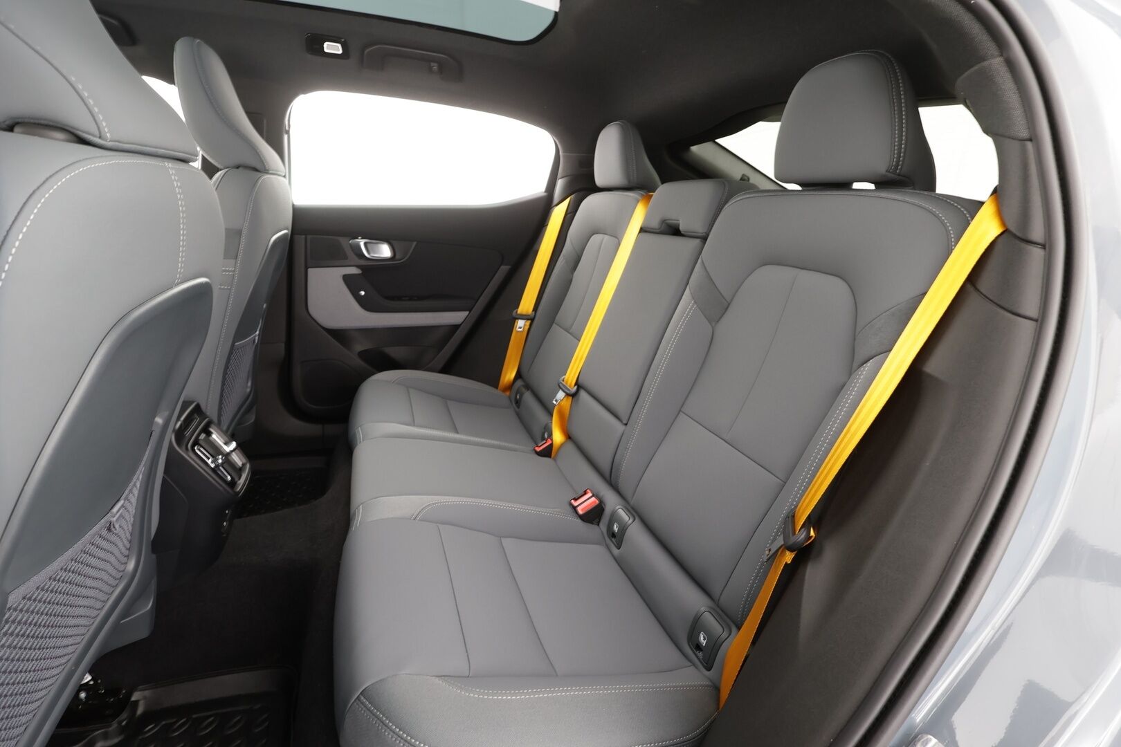 Polestar 2 2021 Long Range Dual Motor Performance, 300kW, 78kWh * Pilot&Plus / H&K / Koukku / ILP / ACC / Pixel-LED / 360° / Sportpenkki Muistilla * - Akku kuntotarkastettu SoH 94% / 2x Latauskaapelit / Kahdet renkaat