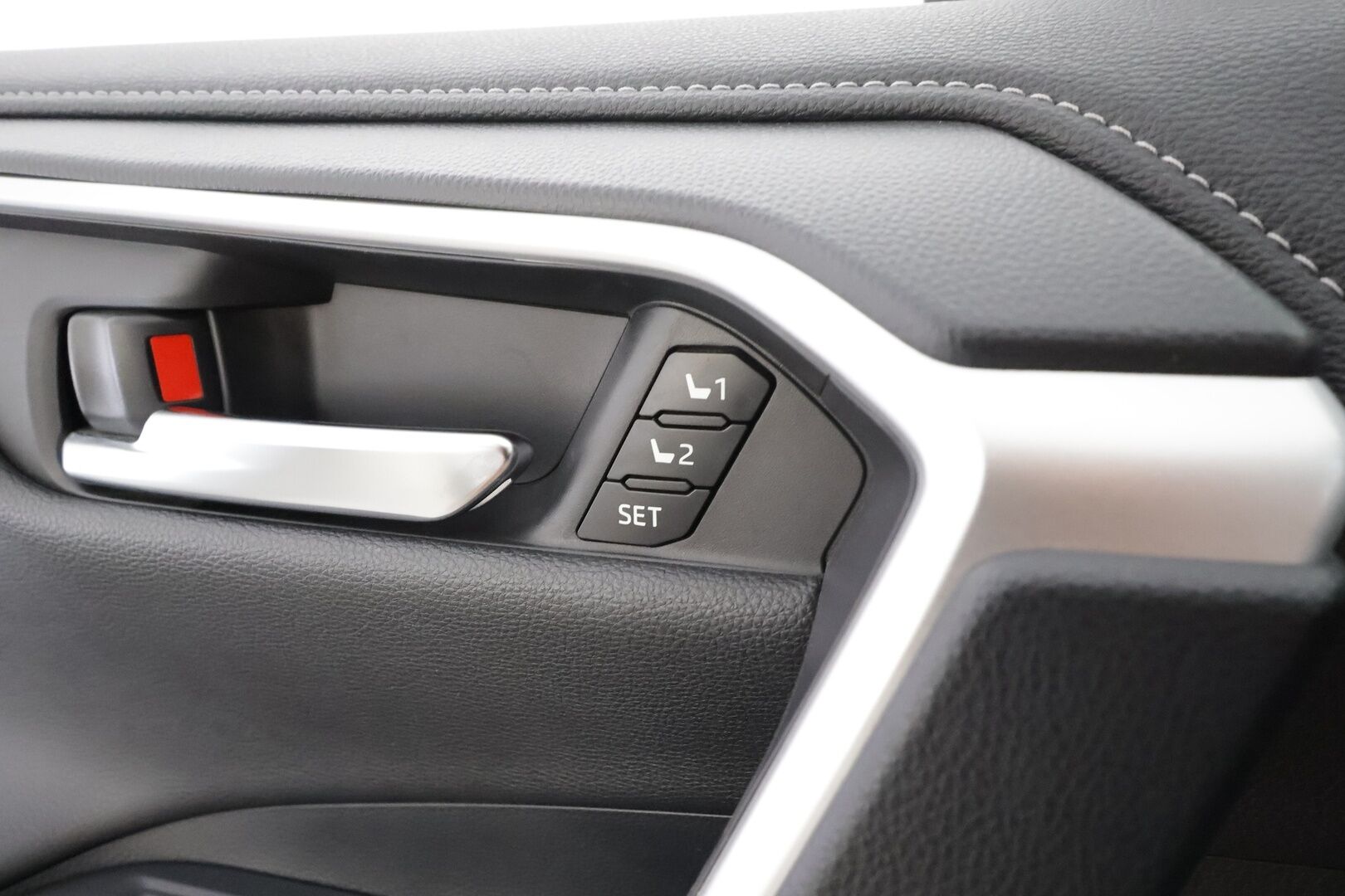 Toyota RAV4 2019 2,5 Hybrid AWD-i Premium - | ACC | Webasto | Koukku | Muistipenkki | LED | P.Kamera | Nahat | Ratinlämmitys | Apple&Android | Kahdet Renkaat |