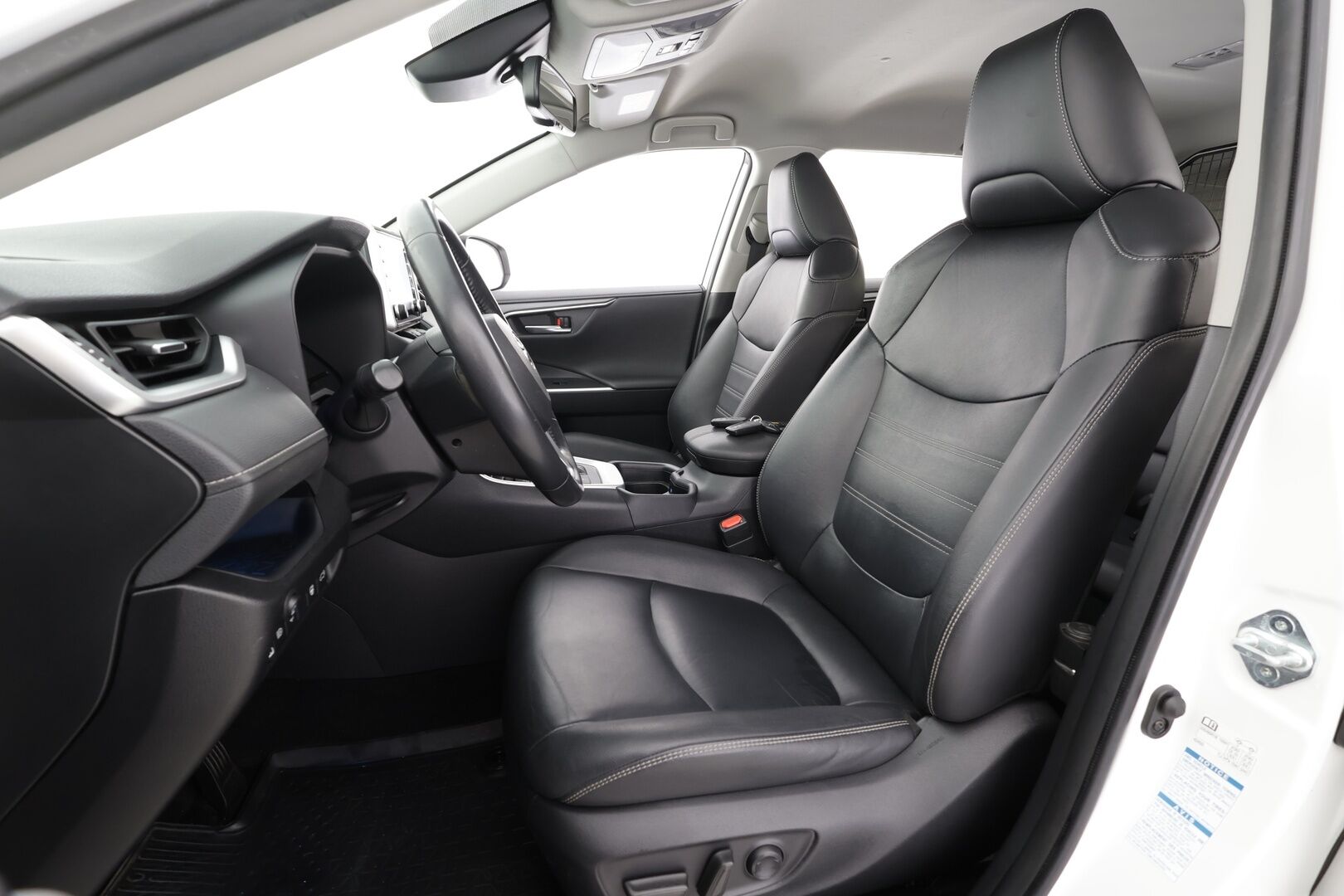 Toyota RAV4 2019 2,5 Hybrid AWD-i Premium - | ACC | Webasto | Koukku | Muistipenkki | LED | P.Kamera | Nahat | Ratinlämmitys | Apple&Android | Kahdet Renkaat |