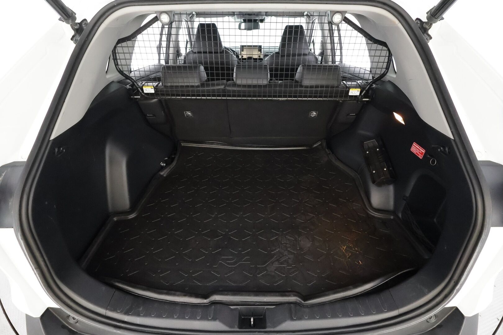 Toyota RAV4 2019 2,5 Hybrid AWD-i Premium - | ACC | Webasto | Koukku | Muistipenkki | LED | P.Kamera | Nahat | Ratinlämmitys | Apple&Android | Kahdet Renkaat |
