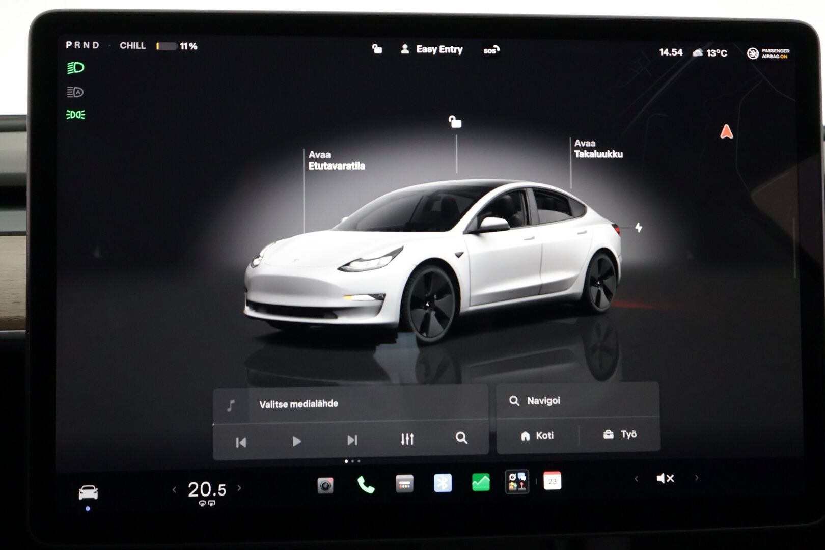 Tesla Model 3 2023 Standard Range Plus RWD - | ILP | Koukku | Lasikatto | ACC | Matrix-LED | P.Kamera | Muistipenkki | Premium Audio | Navi | Kaistavahti | Keyless |