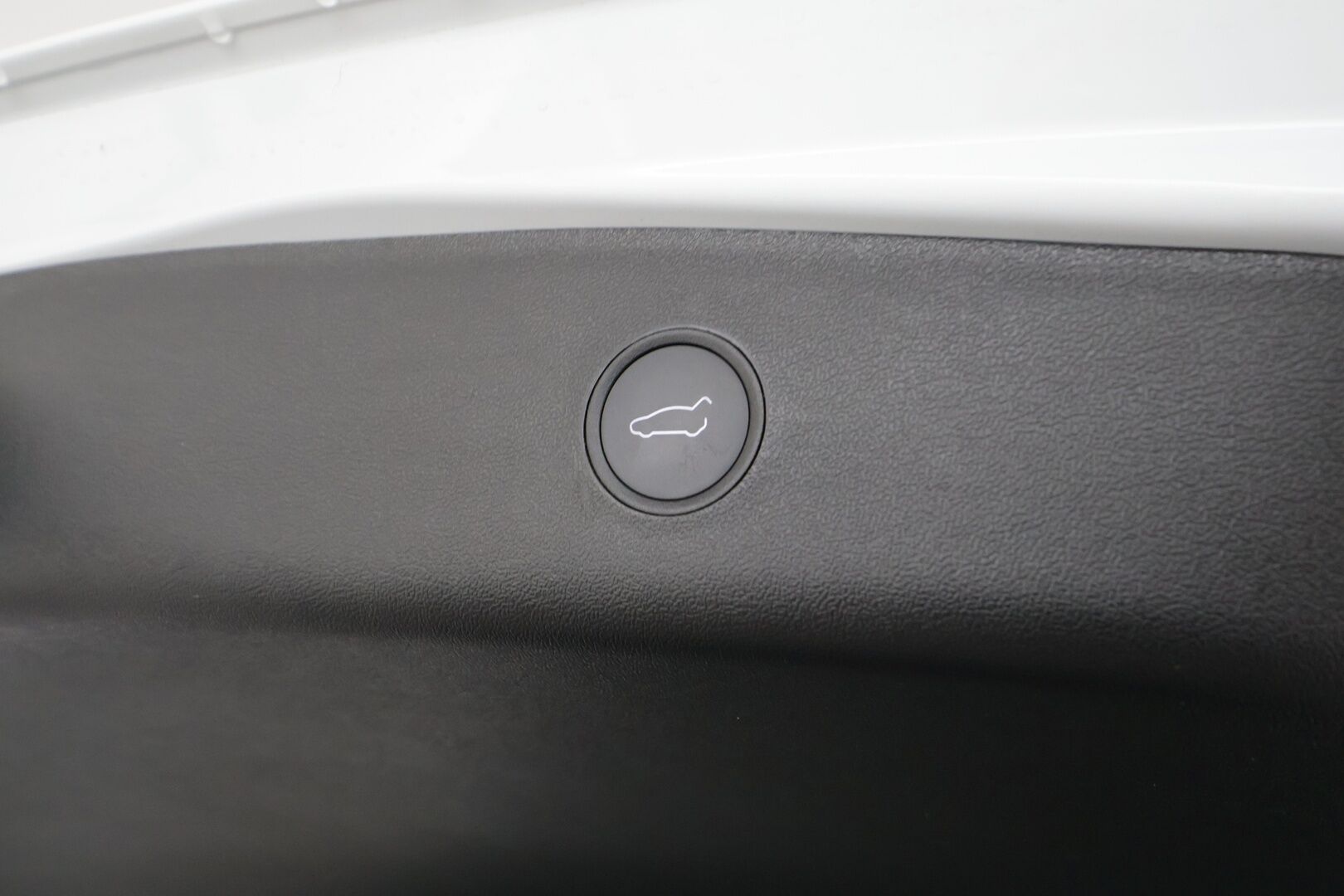 Tesla Model 3 2023 Standard Range Plus RWD - | ILP | Koukku | Lasikatto | ACC | Matrix-LED | P.Kamera | Muistipenkki | Premium Audio | Navi | Kaistavahti | Keyless |