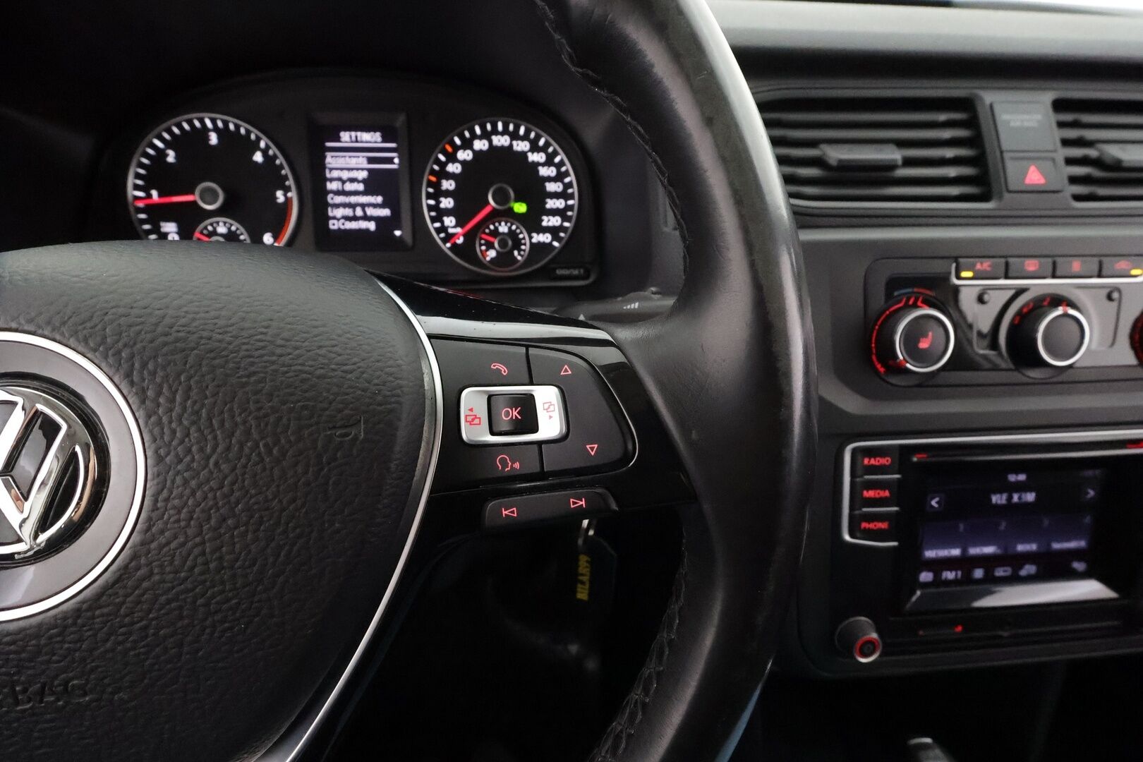 Volkswagen Caddy 2018 Maxi 75 kW DSG * Alv / Vakkari / Ilmastointi / Bluetooth / Koukku *