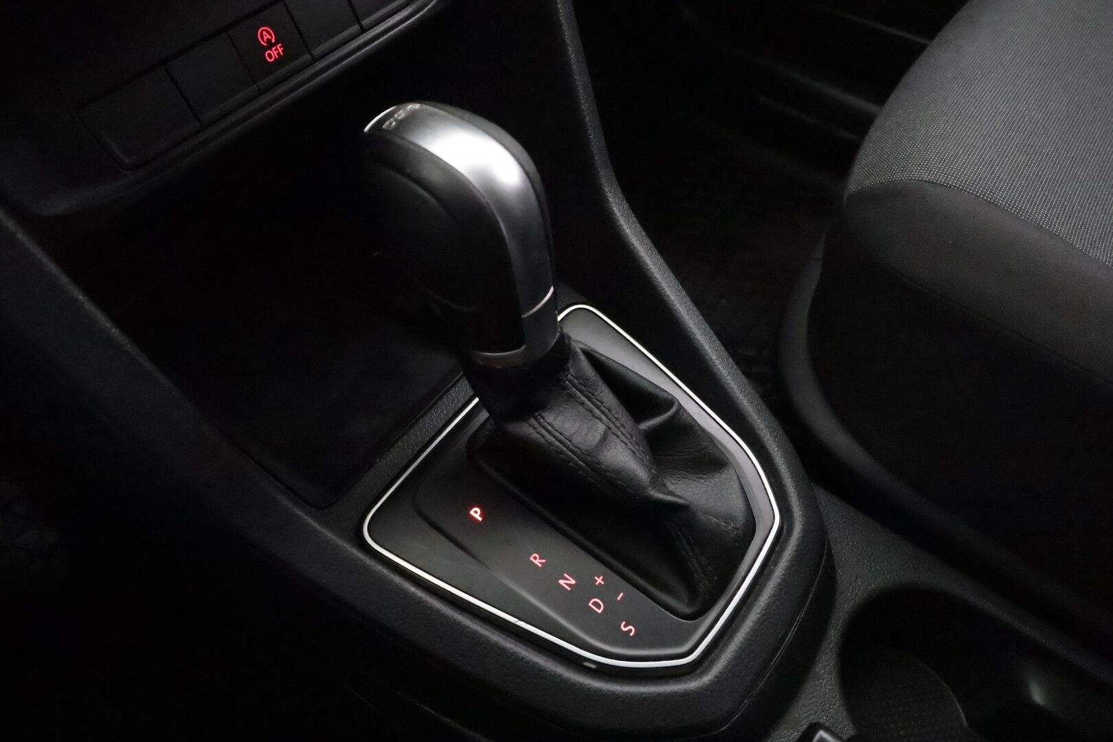 Volkswagen Caddy 2018 Maxi 75 kW DSG * Alv / Vakkari / Ilmastointi / Bluetooth / Koukku *