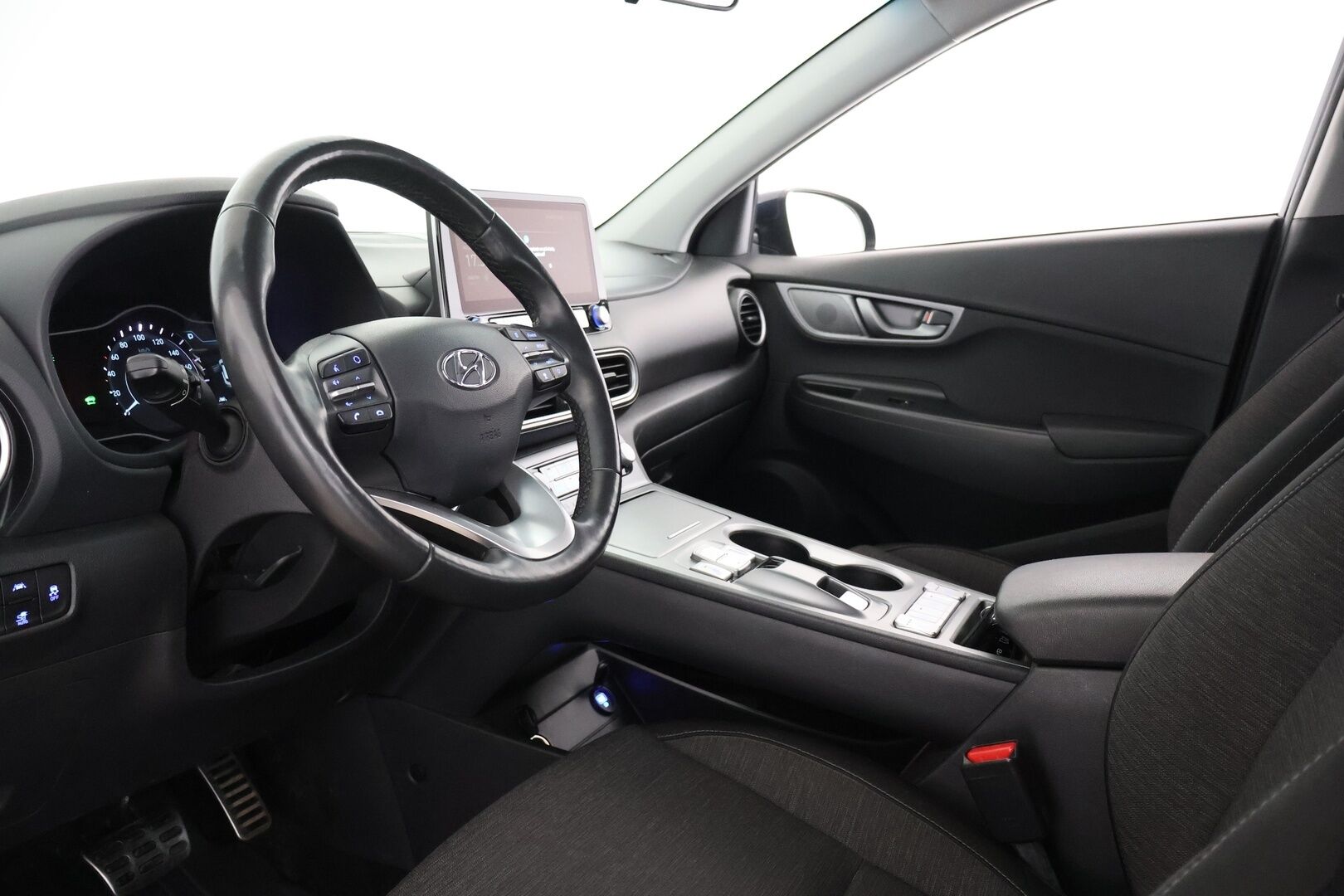 Hyundai KONA 2020 electric 64 kWh 204 hv Comfort - P-kamera | Adapt.vak | 2x renkaat vanteineen | Tulossa myyntiin, kysy lisätiedot myyjältä! - KORKO VAIN 3,99 %