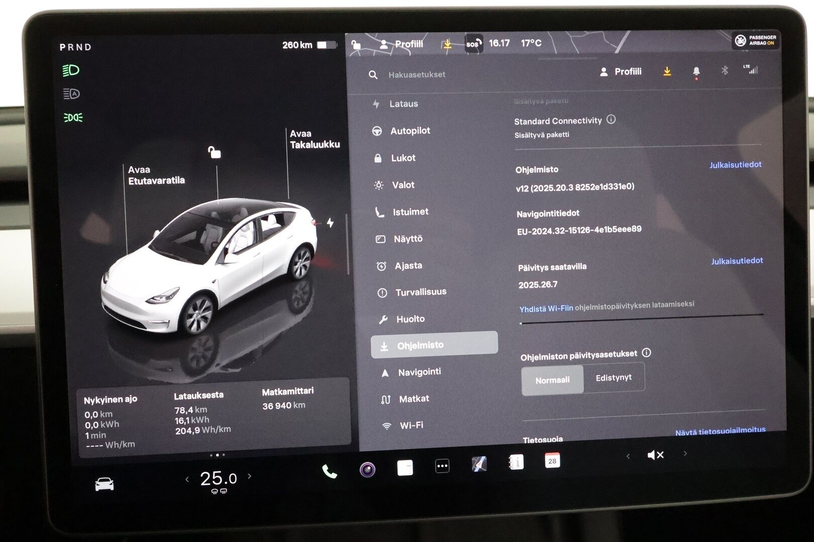 Tesla Model Y 2024 Long Range **Lämpöpumppu / Lasikatto / Matrix-LED / Adapt.Vakkari / P.Kamera / Muistipenkki / Navi / Keyless / Koukku** - 1-om Suomi-auto / 2x Latauskaapelit / Kahdet Renkaat