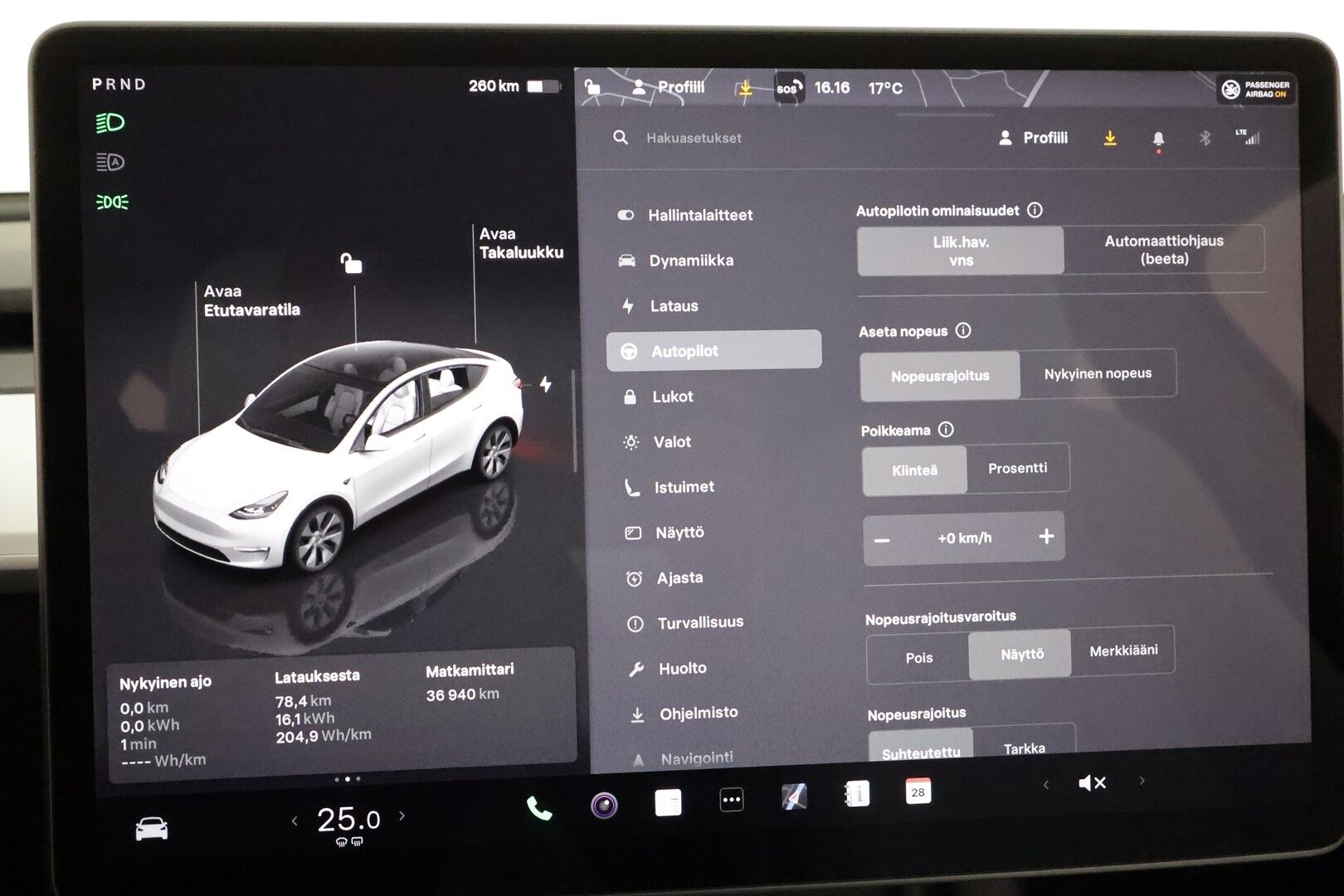 Tesla Model Y 2024 Long Range **Lämpöpumppu / Lasikatto / Matrix-LED / Adapt.Vakkari / P.Kamera / Muistipenkki / Navi / Keyless / Koukku** - 1-om Suomi-auto / 2x Latauskaapelit / Kahdet Renkaat