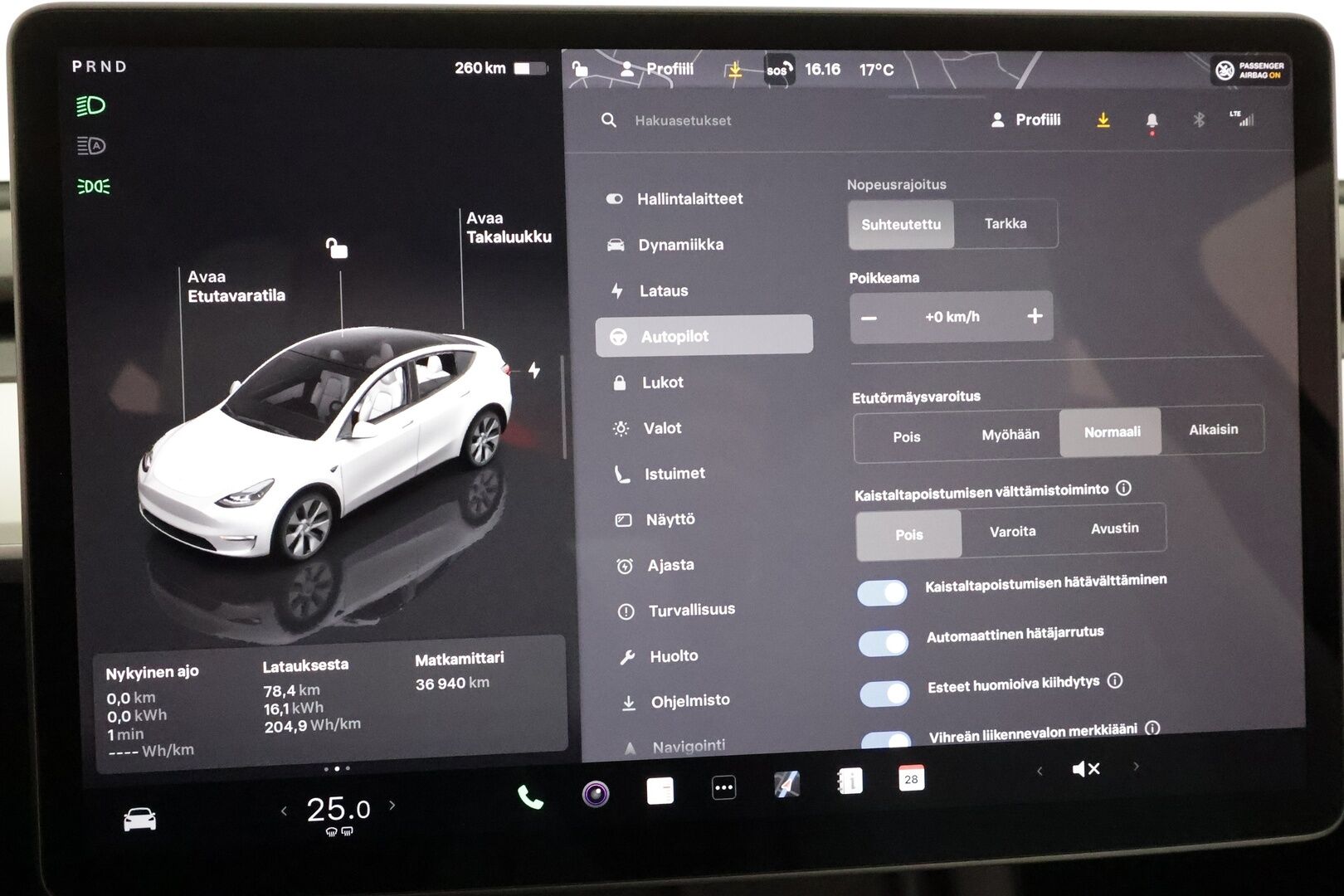 Tesla Model Y 2024 Long Range **Lämpöpumppu / Lasikatto / Matrix-LED / Adapt.Vakkari / P.Kamera / Muistipenkki / Navi / Keyless / Koukku** - 1-om Suomi-auto / 2x Latauskaapelit / Kahdet Renkaat