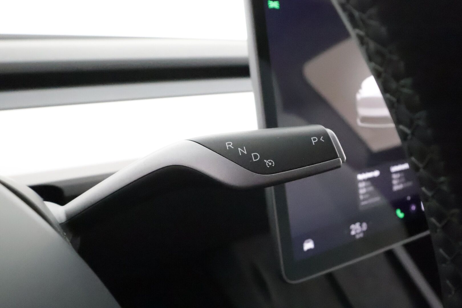 Tesla Model Y 2024 Long Range **Lämpöpumppu / Lasikatto / Matrix-LED / Adapt.Vakkari / P.Kamera / Muistipenkki / Navi / Keyless / Koukku** - 1-om Suomi-auto / 2x Latauskaapelit / Kahdet Renkaat