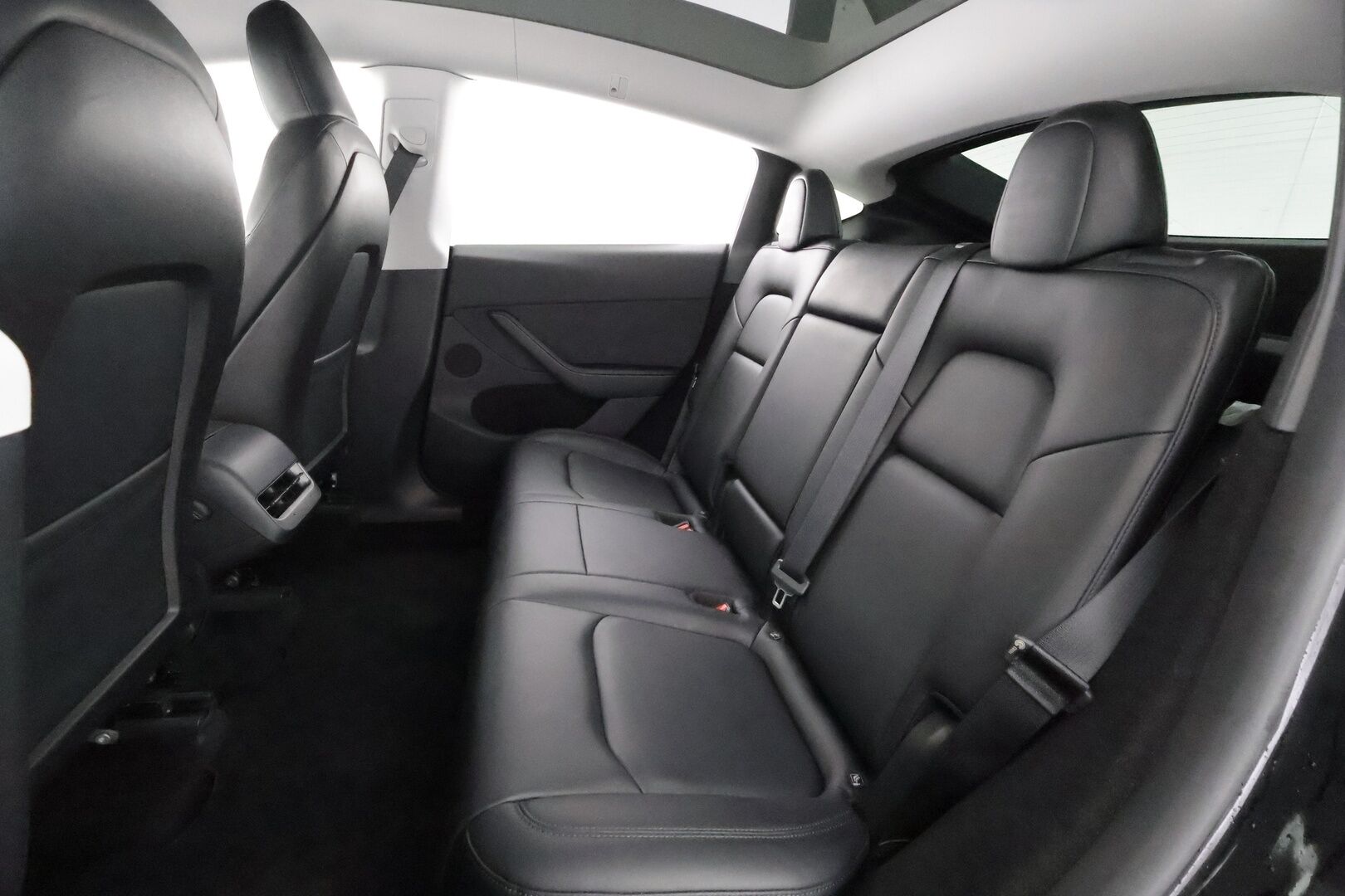 Tesla Model Y 2022 Performance - | ILP | Koukku | Lasikatto | ACC | Matrix-LED | P.kamera | Muistipenkki | Premium Audio | Navi | Kaistavahti | Keyless | 2x Latauskaapelit | - KORKO VAIN 3,99 %
